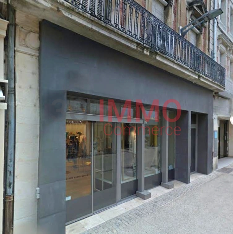 Local commercial 560 m² · à Niort · 560 m² · 867 200 €