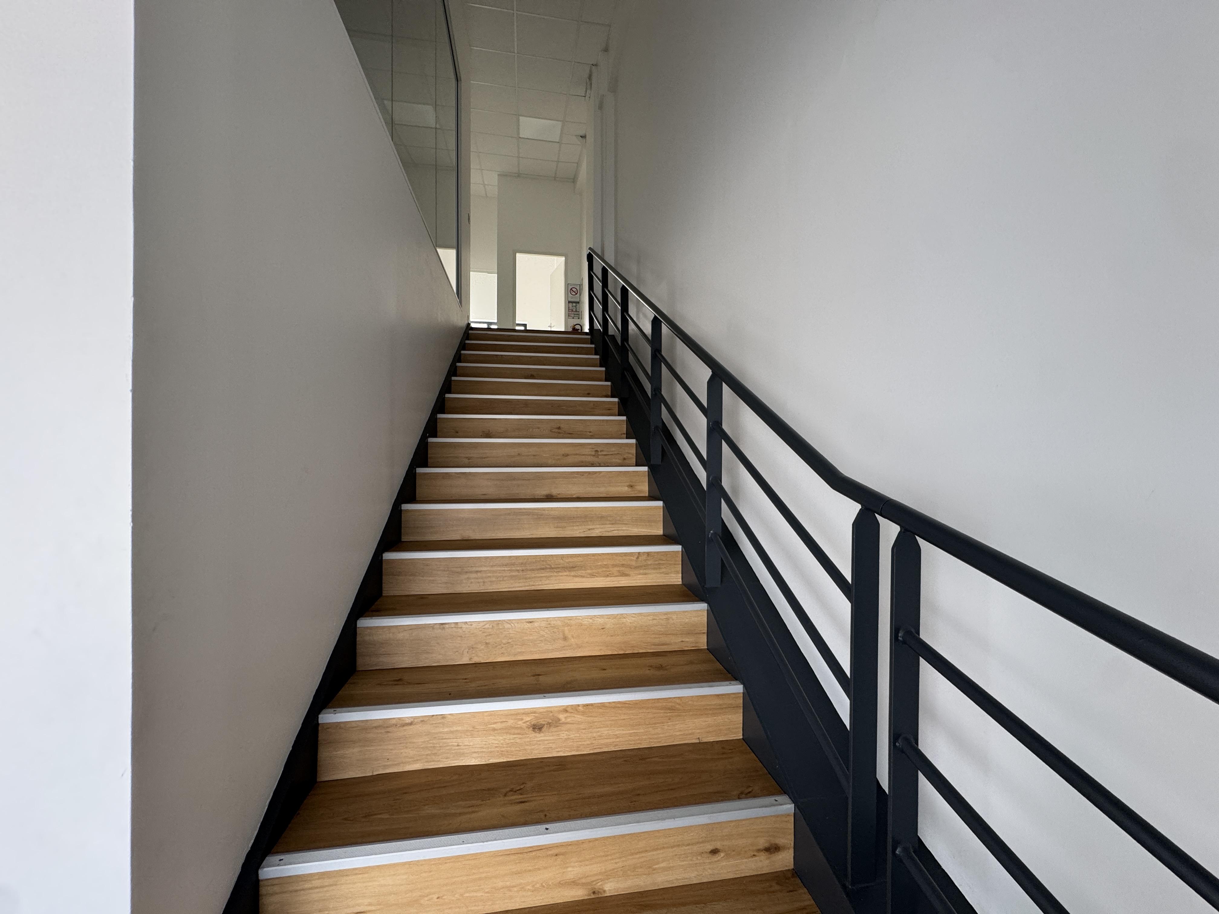 Local commercial 128 m² · à Baie-Mahault · 128 m² · 2 688 €/mois