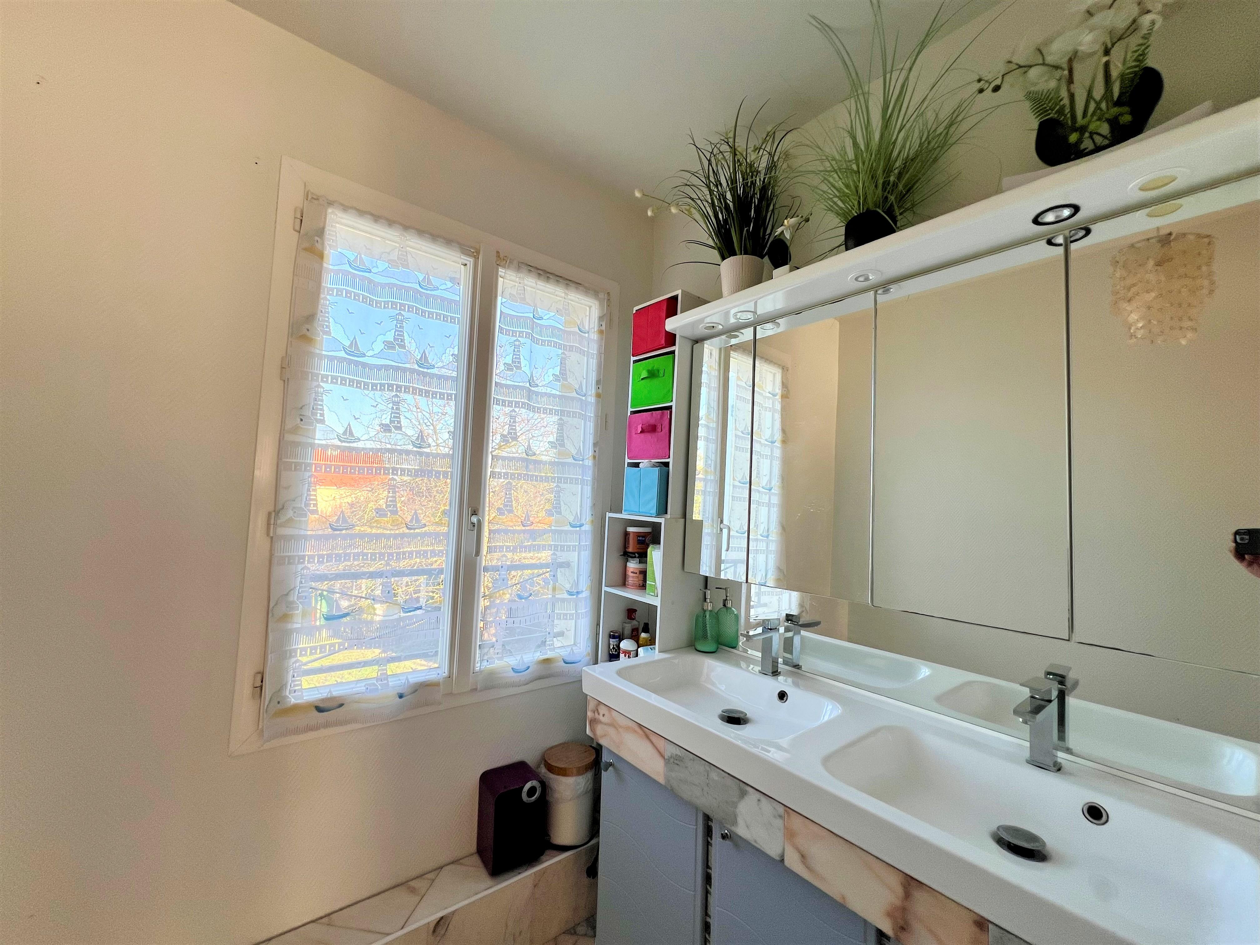 Maison 7 pièces 118 m² · à Bouafle · 118 m² · 449 000 €
