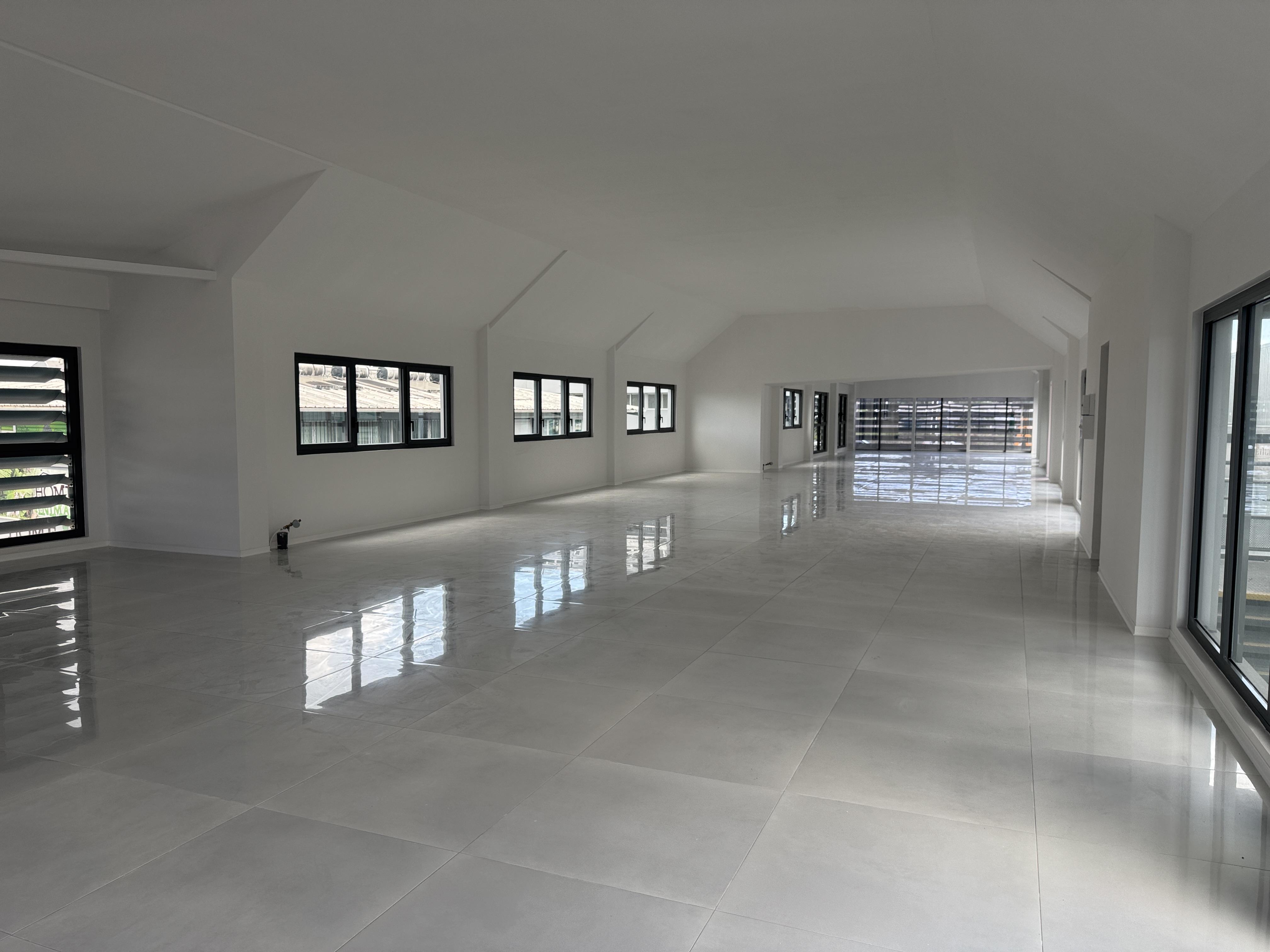 Local commercial 286 m² · à Baie-Mahault · 286 m² · 6 292 €/mois