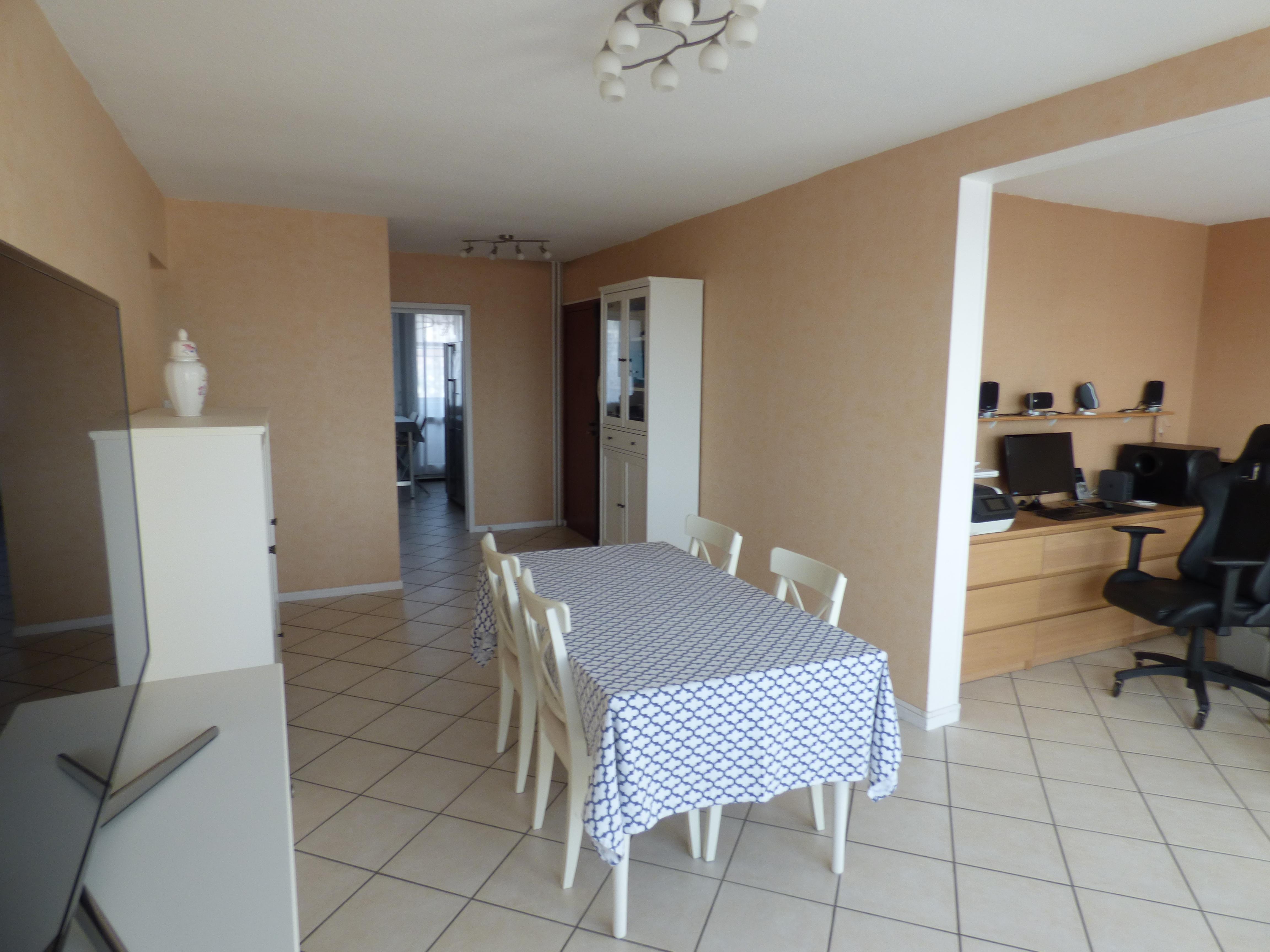 Appartement 3 pièces 74 m² · à Saint-Étienne · 74 m² · 98 000 €