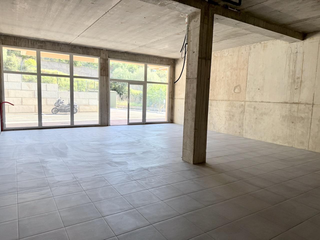 Local commercial 96 m² · à Ajaccio · 96 m² · 1 000 €/mois