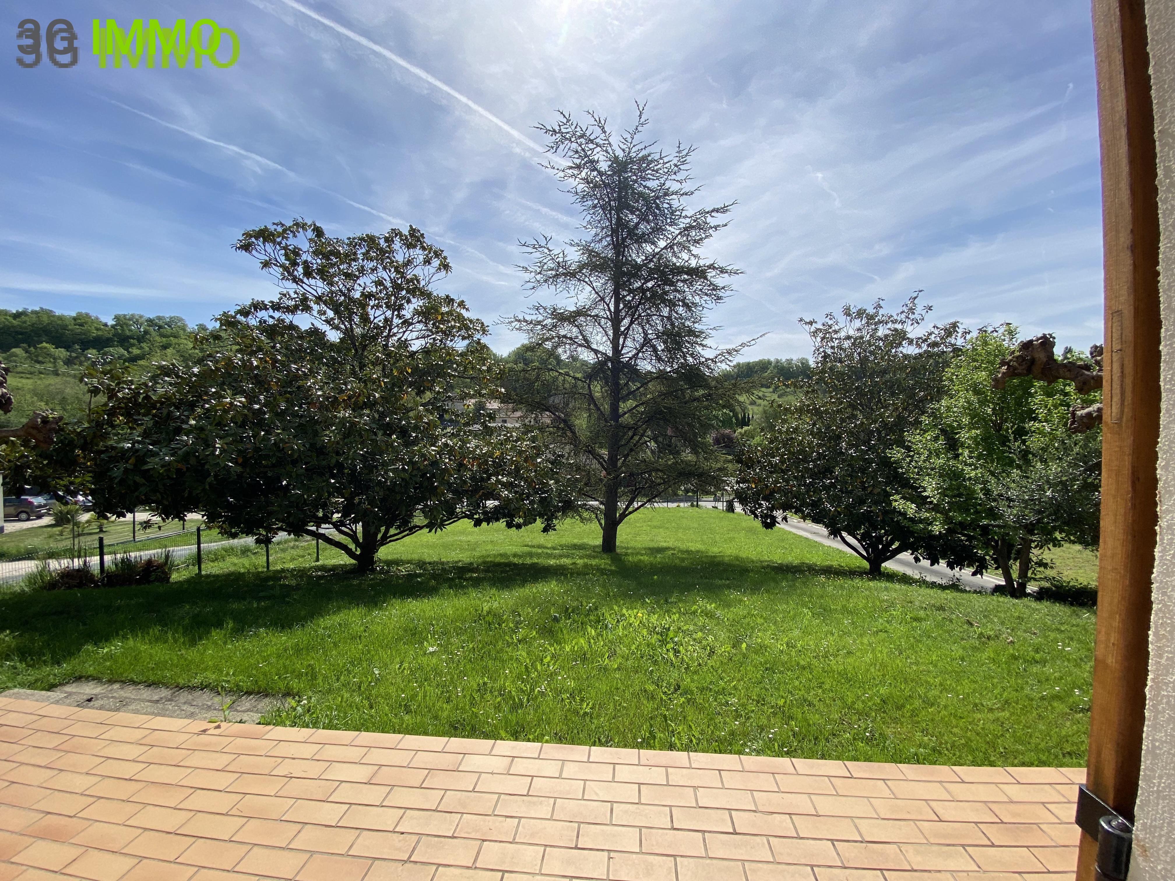 Maison 10 pièces 252 m² · à Bon-Encontre · 252 m² · 436 000 €