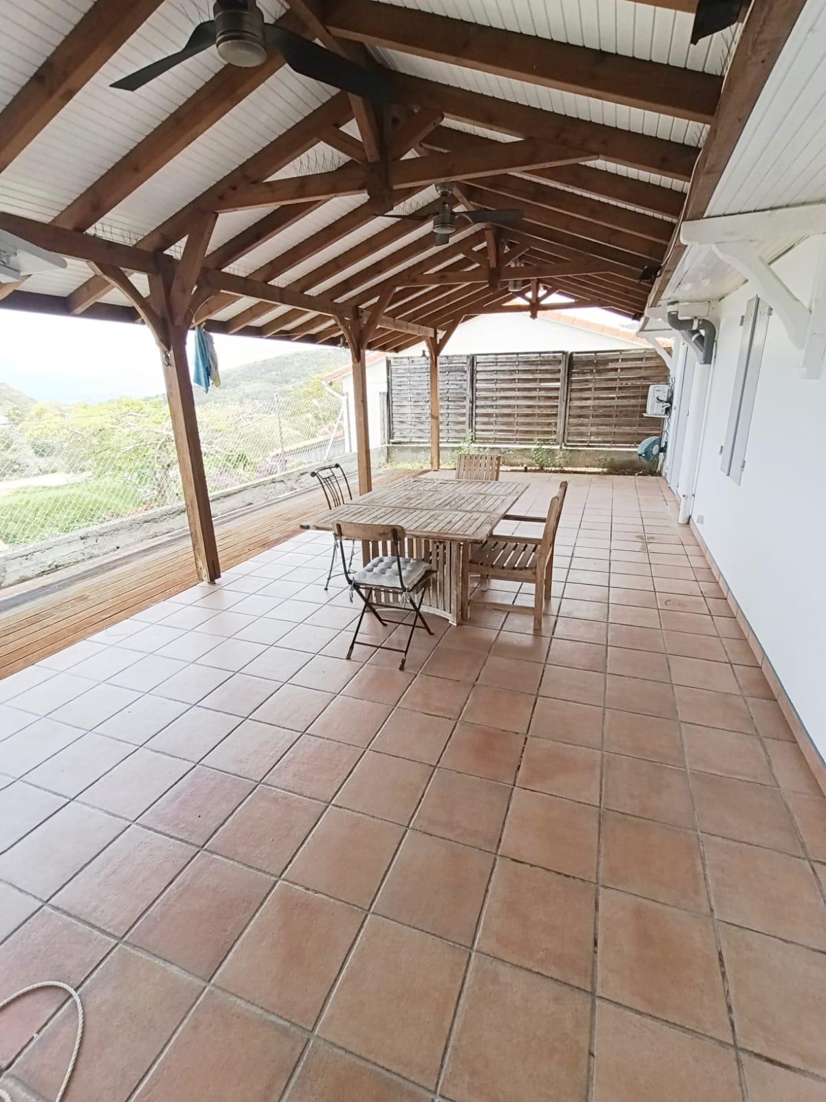 Maison 6 pièces 143 m² · à Schœlcher · 143 m² · 546 000 €