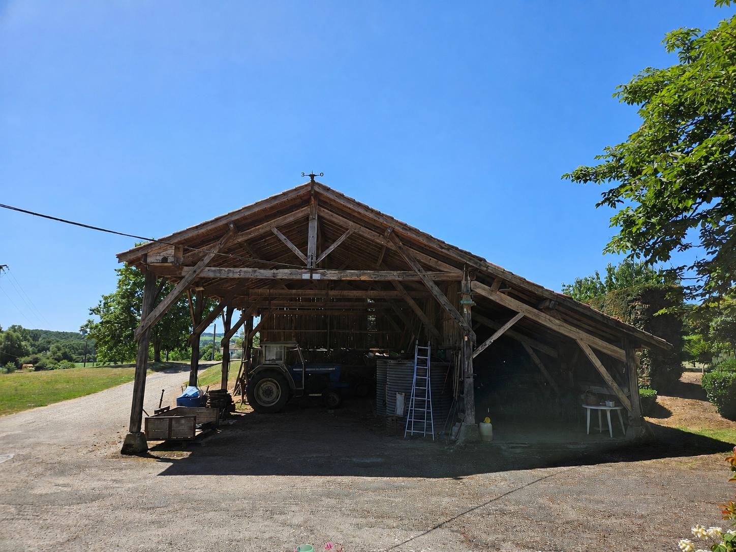 Maison 9 pièces 310 m² · à Moncrabeau · 310 m² · 370 000 €