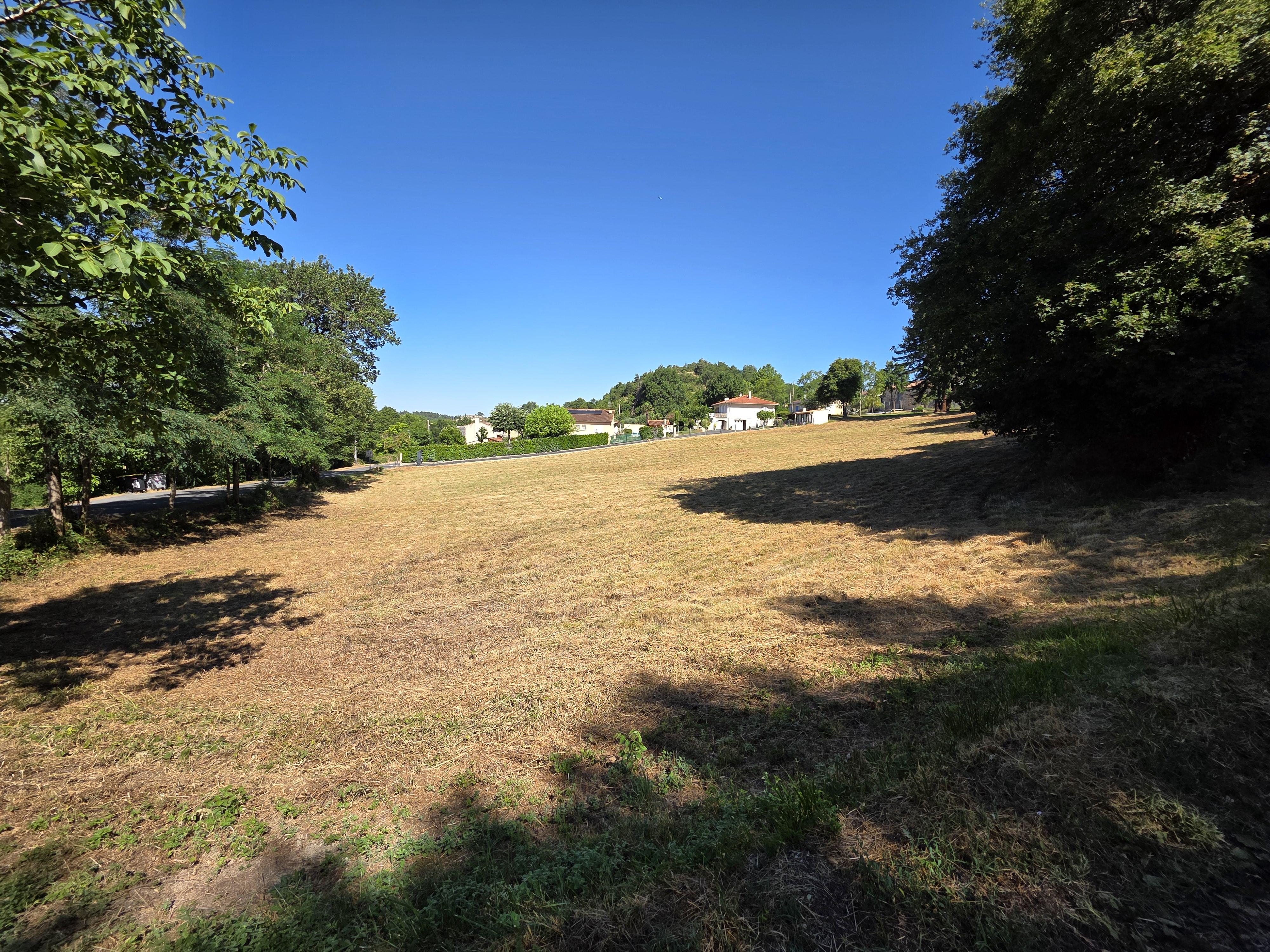Terrain constructible à Payrin-Augmontel (81660) - Payrin-Augmontel · 75 000 €