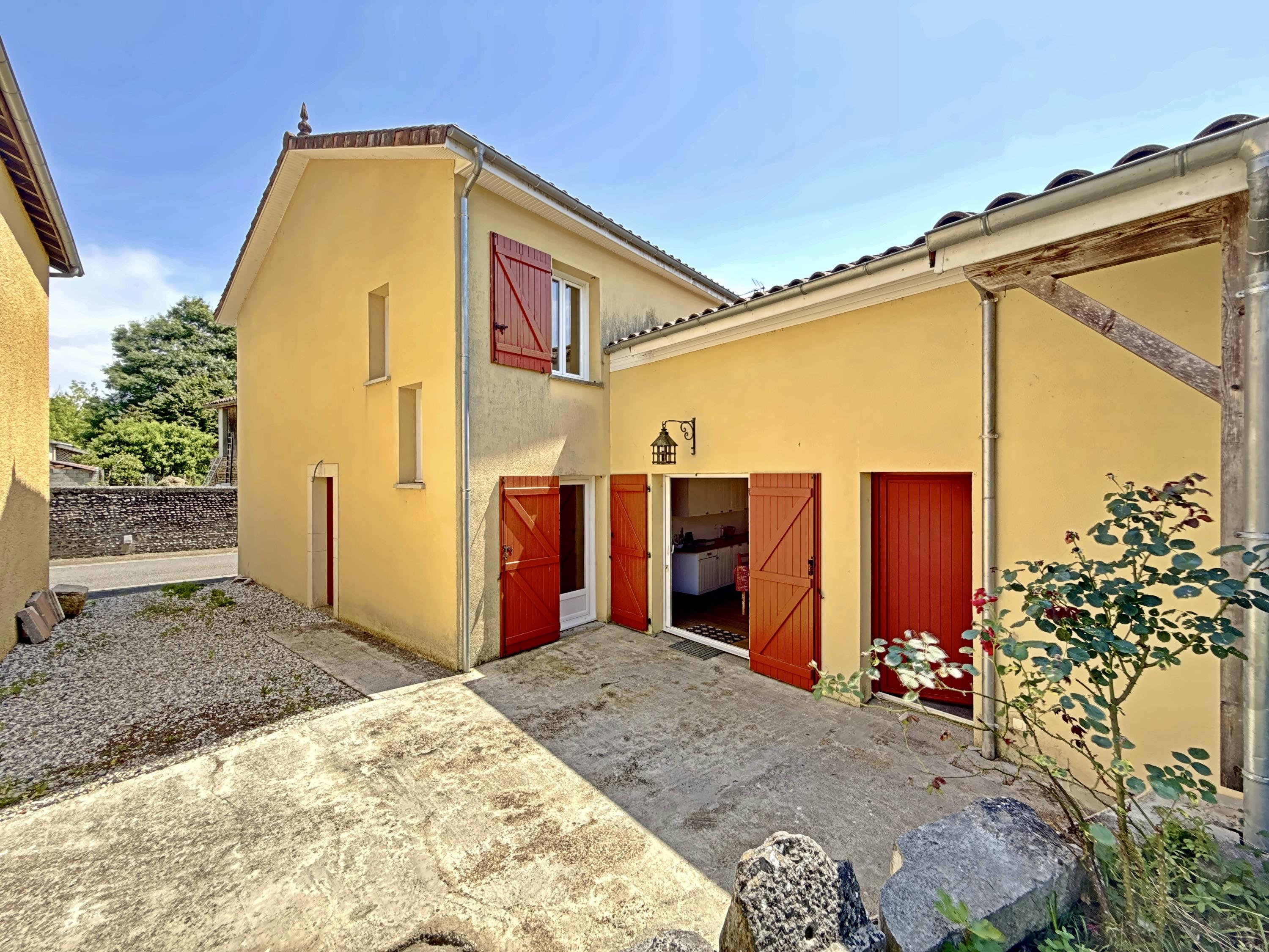 Maison 9 pièces 201 m² · à Amou · 201 m² · 209 000 €