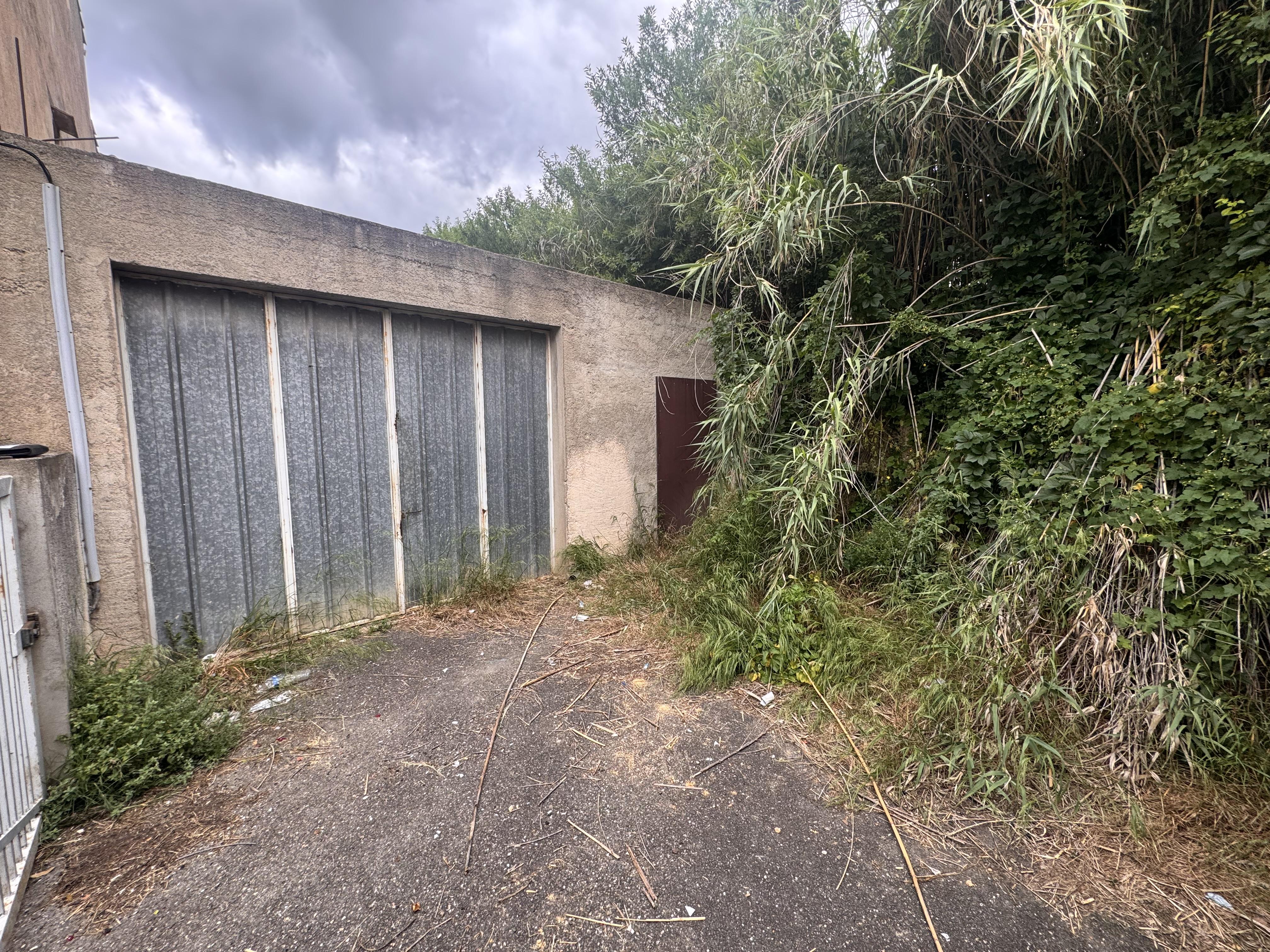 Garage / Parking à Béziers (34500) - Béziers · 157 000 €
