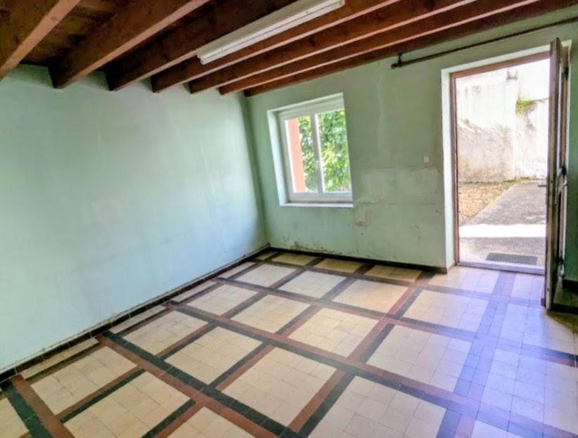 Maison 7 pièces 151 m² · à Pommiers-en-Forez · 151 m² · 139 000 €