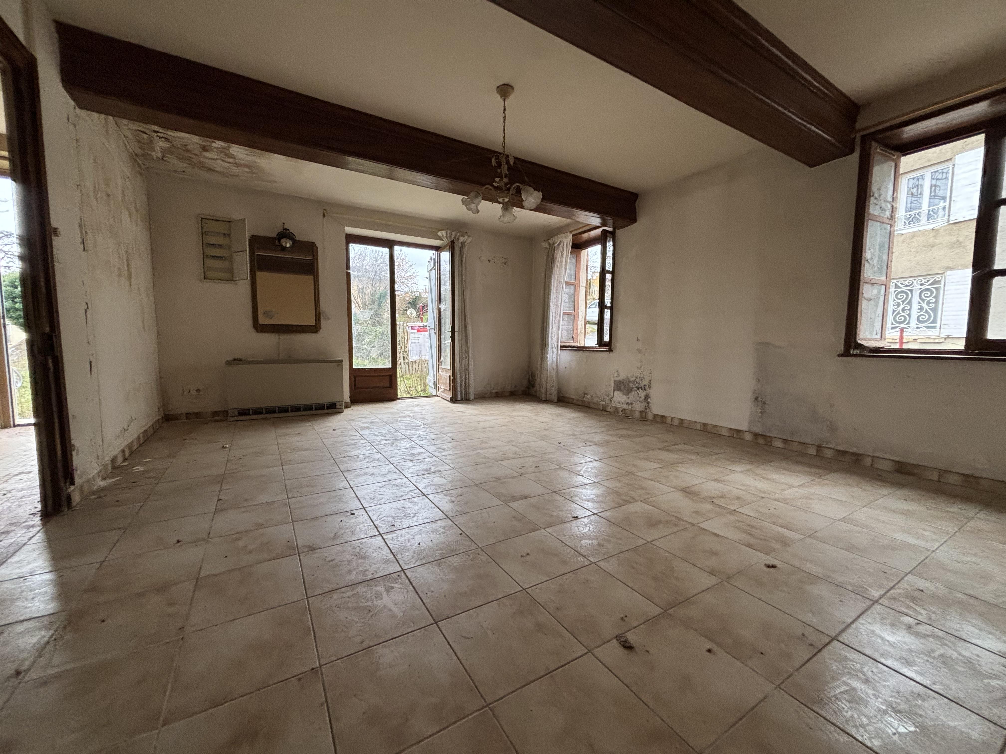 Maison 5 pièces 114 m² · à Mogneneins · 114,3 m² · 185 000 €