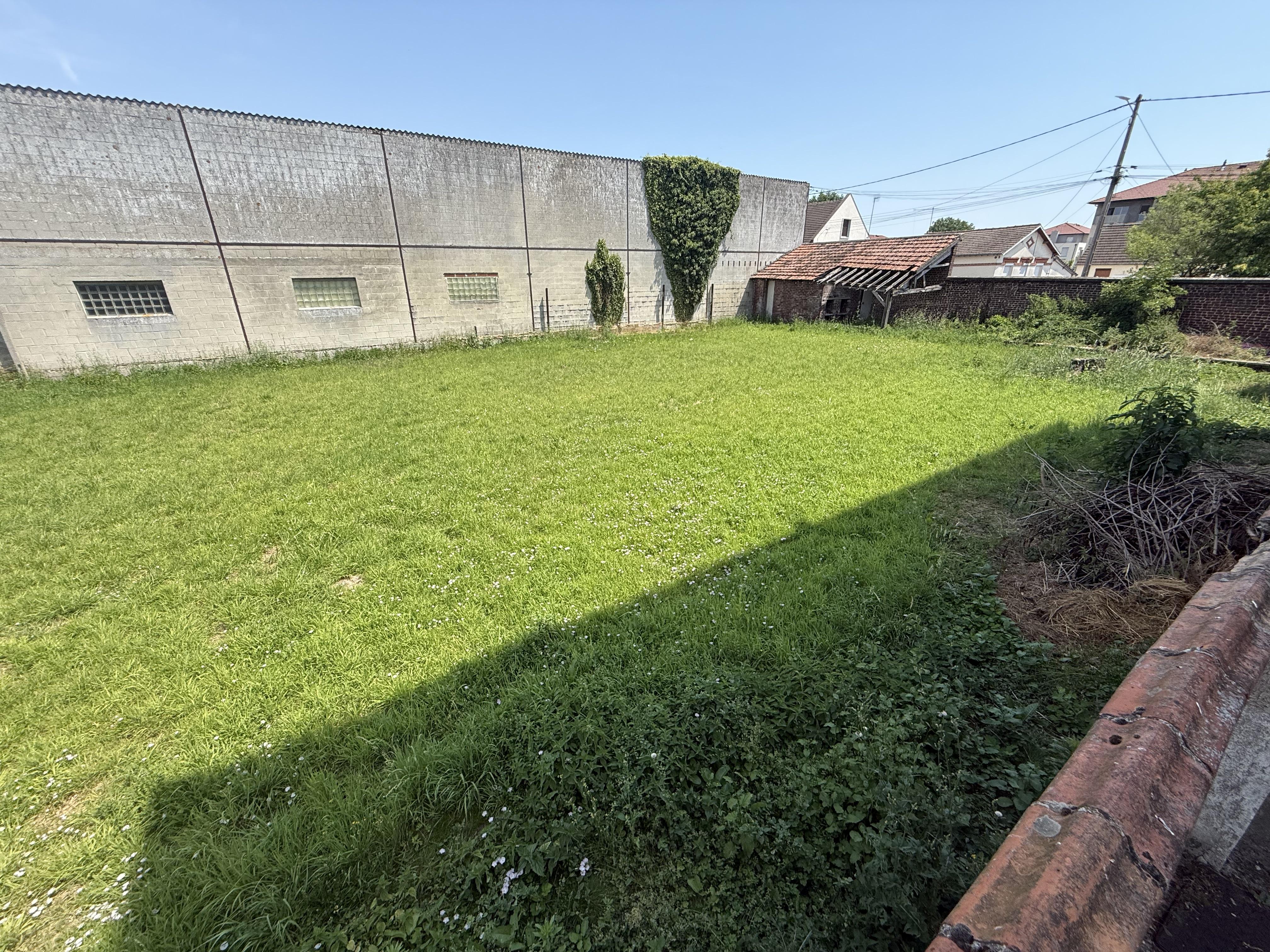 Terrain 711 m² · à Ribécourt-Dreslincourt · 49 500 €