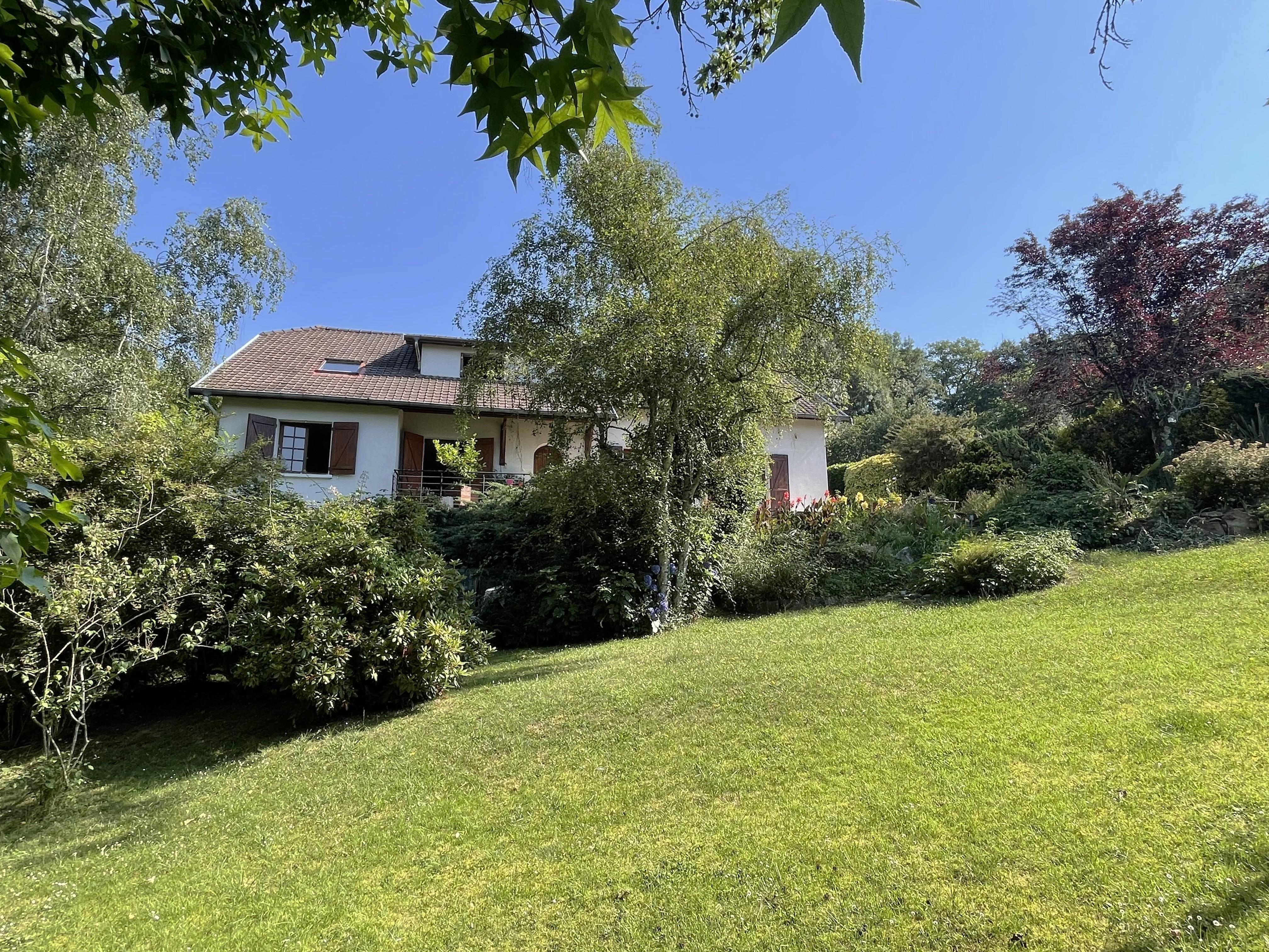 Maison 8 pièces 221 m² · à Buros · 221 m² · 350 000 €