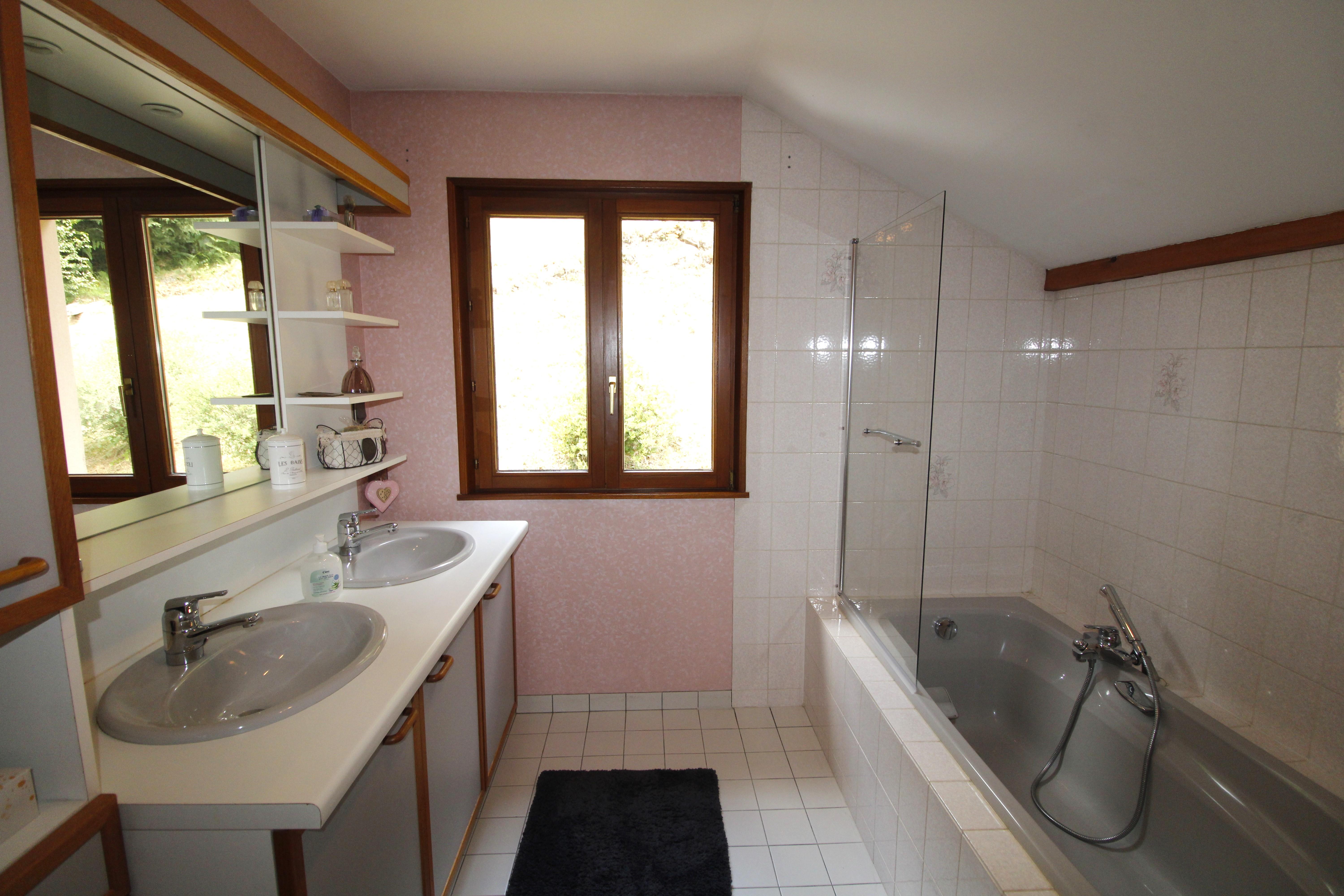 Maison 6 pièces 161 m² · à Le Ménil · 161 m² · 317 000 €