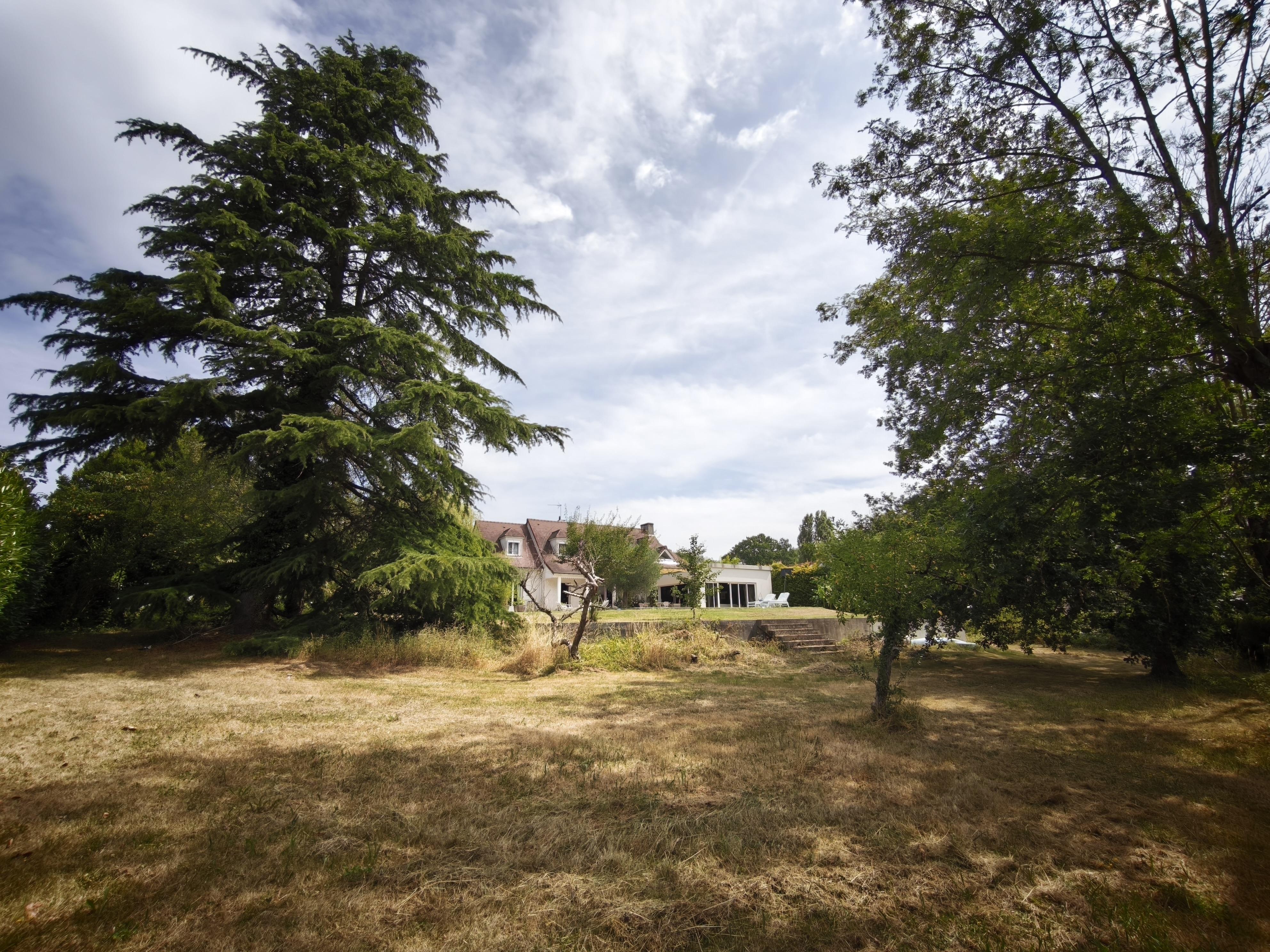 Maison 8 pièces 290 m² · à Santeny · 290 m² · 1 090 000 €
