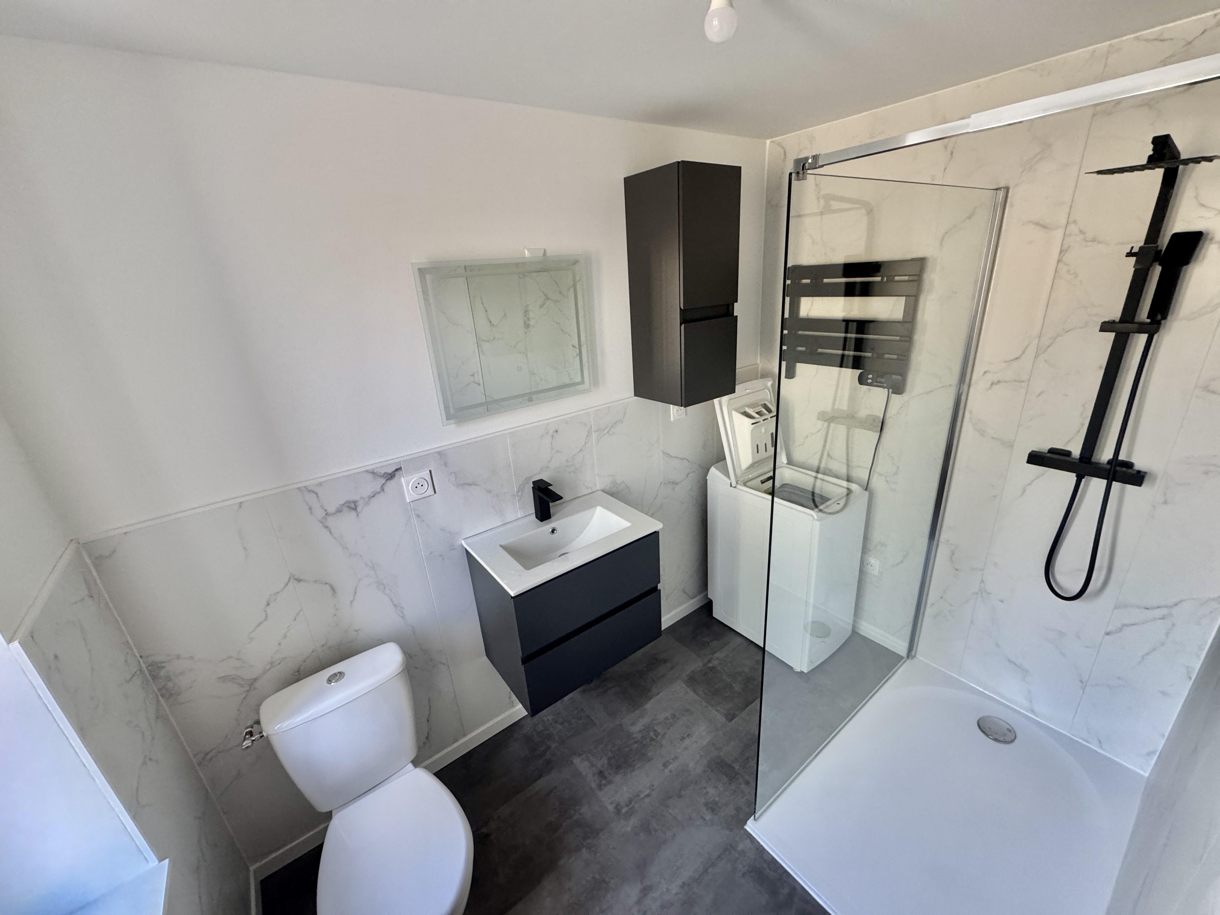 Immeuble 6 pièces 128 m² · à Dunières · 127,5 m² · 189 000 €