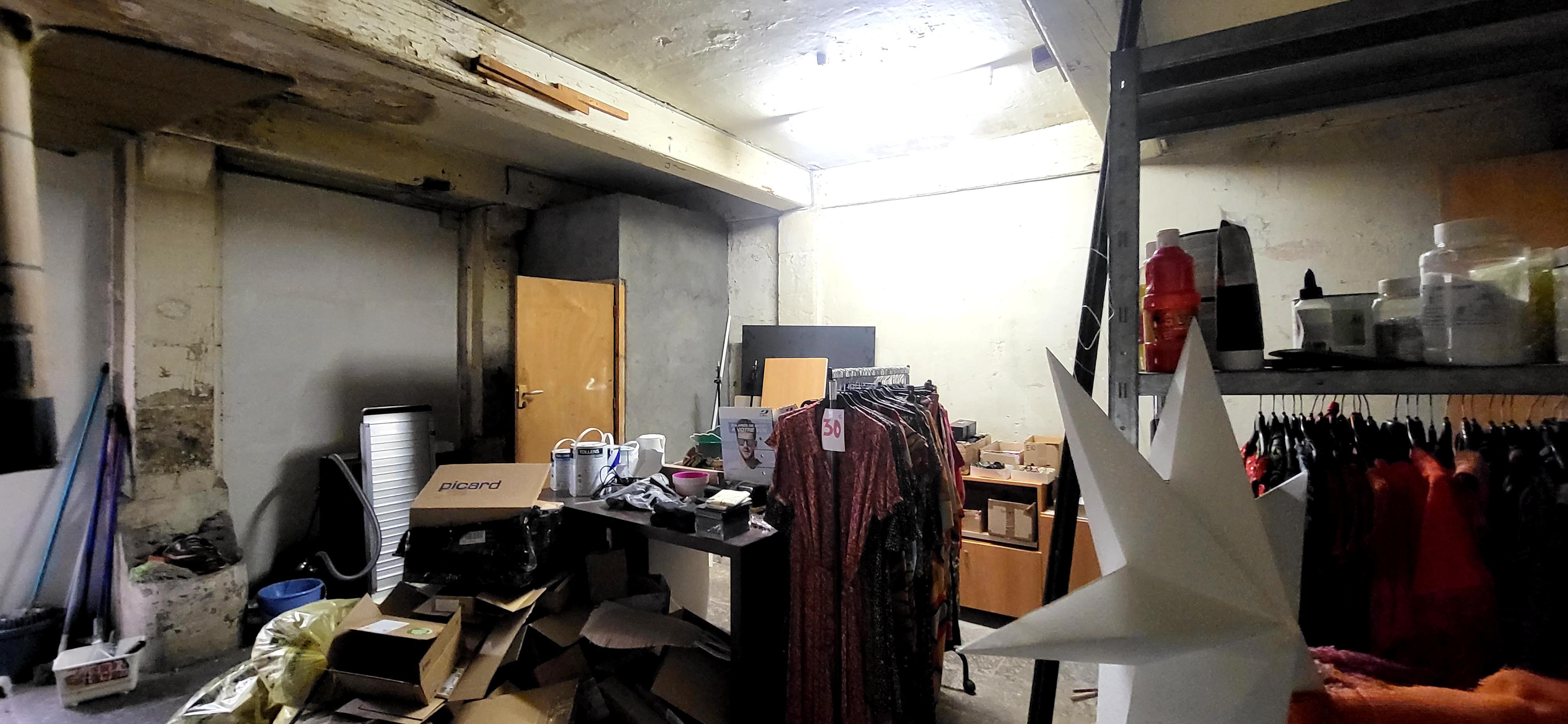 Local commercial 100 m² · à Riom · 100 m² · 1 100 €/mois