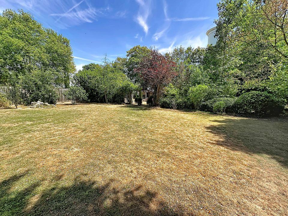 Maison 15 pièces 450 m² · à Fontaine-Chaalis · 450 m² · 995 000 €