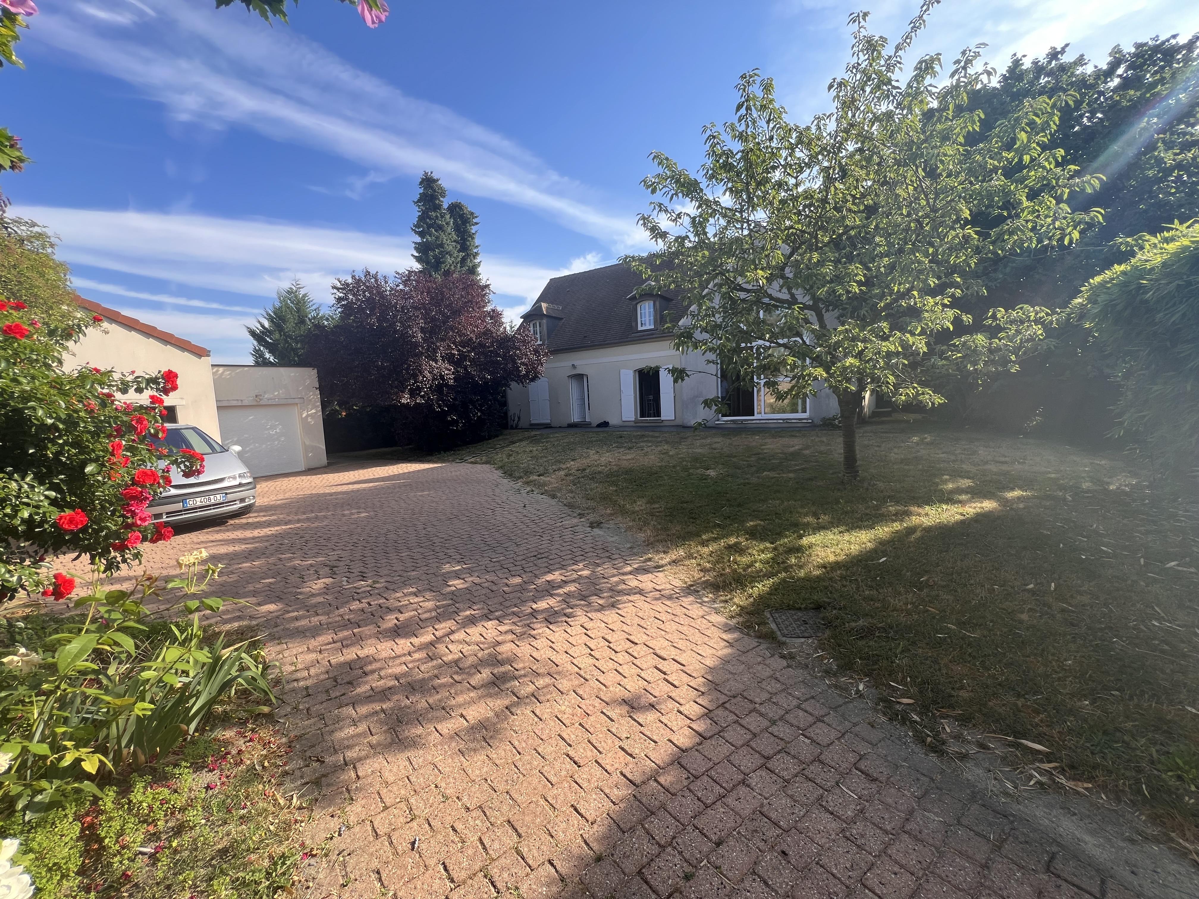 Maison 7 pièces 200 m² · à Lacroix-Saint-Ouen · 200 m² · 499 000 €