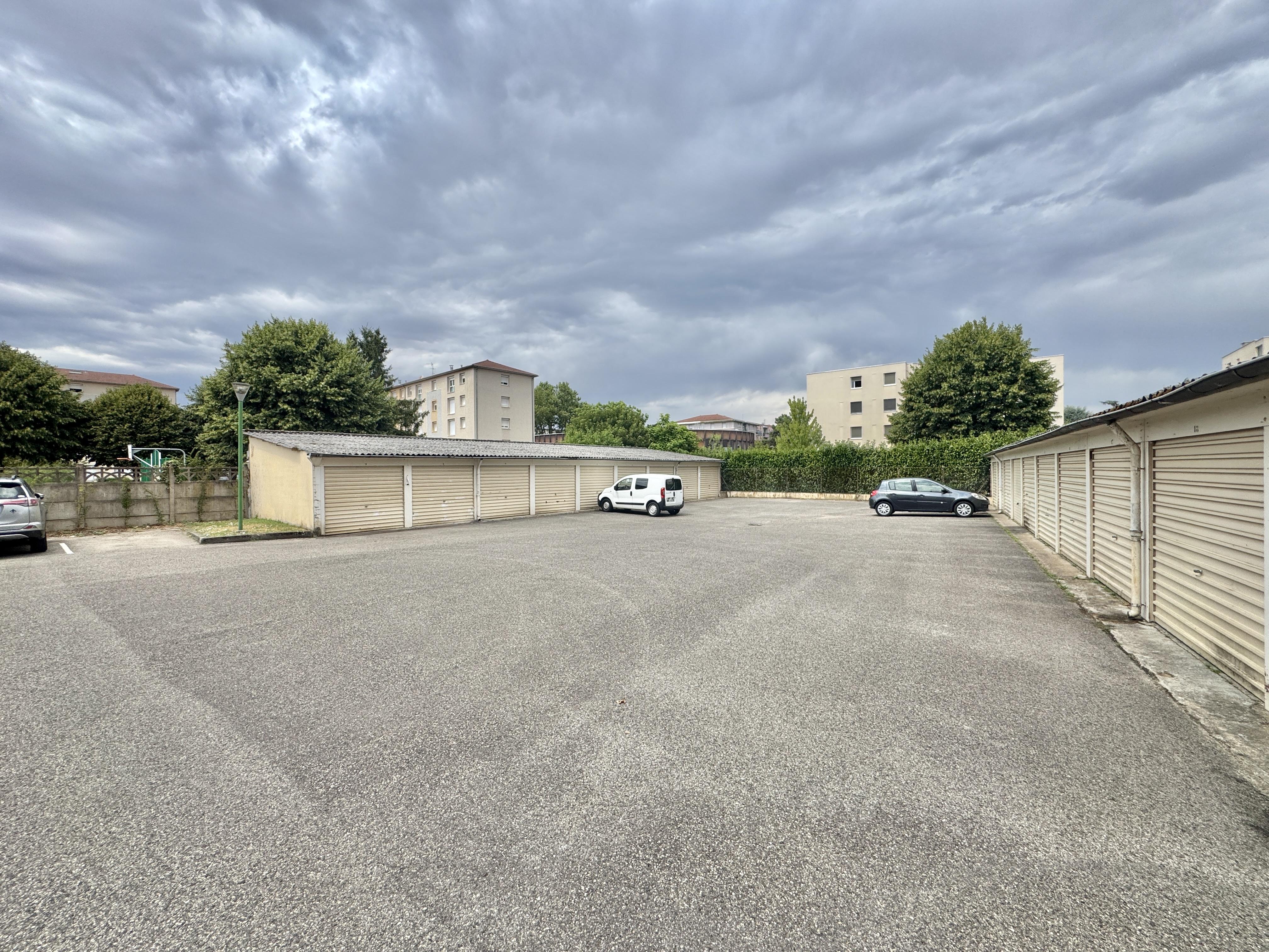 Appartement 4 pièces 82 m² · à Tassin-la-Demi-Lune · 81,7 m² · 299 000 €