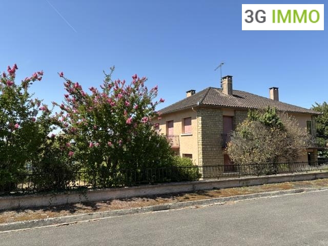 Maison 8 pièces 142 m² · à Montpezat-de-Quercy · 142 m² · 164 000 €