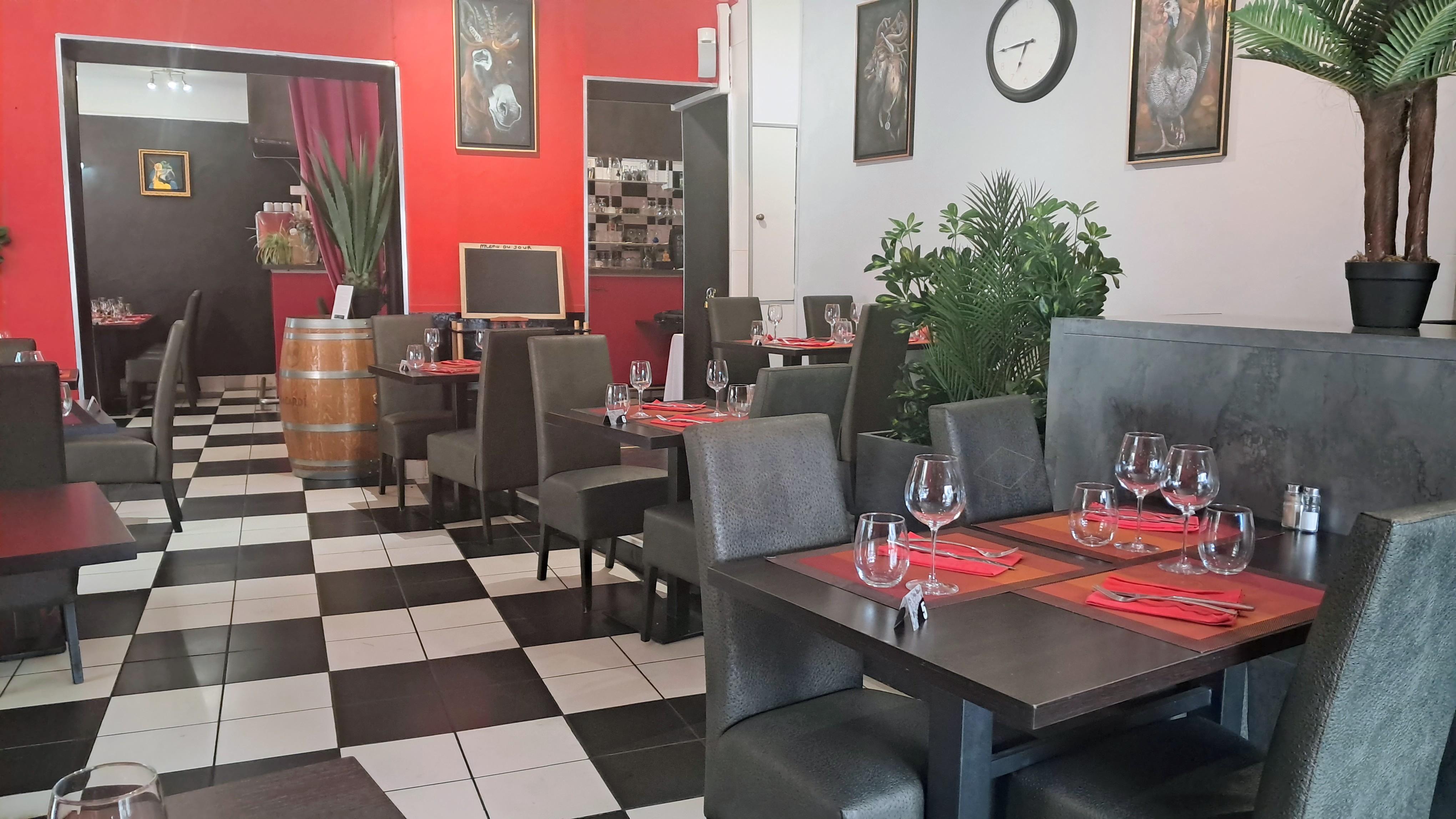 Restaurant à Le Pont-de-Beauvoisin (73330) - Le Pont-de-Beauvoisin · 114 m² · 63 000 €