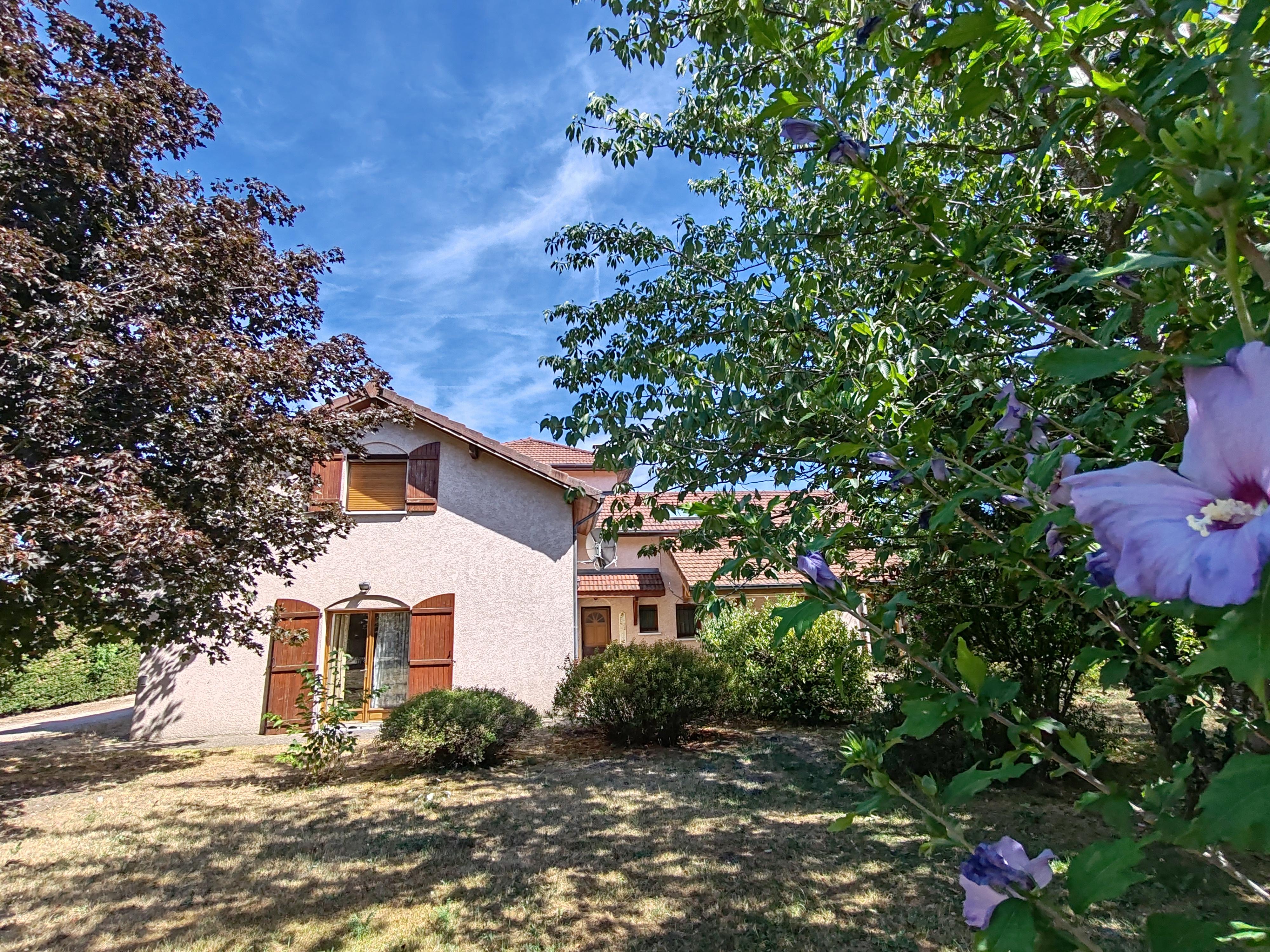 Maison 7 pièces 223 m² · à Saint Genis Pouilly · 223 m² · 725 000 €