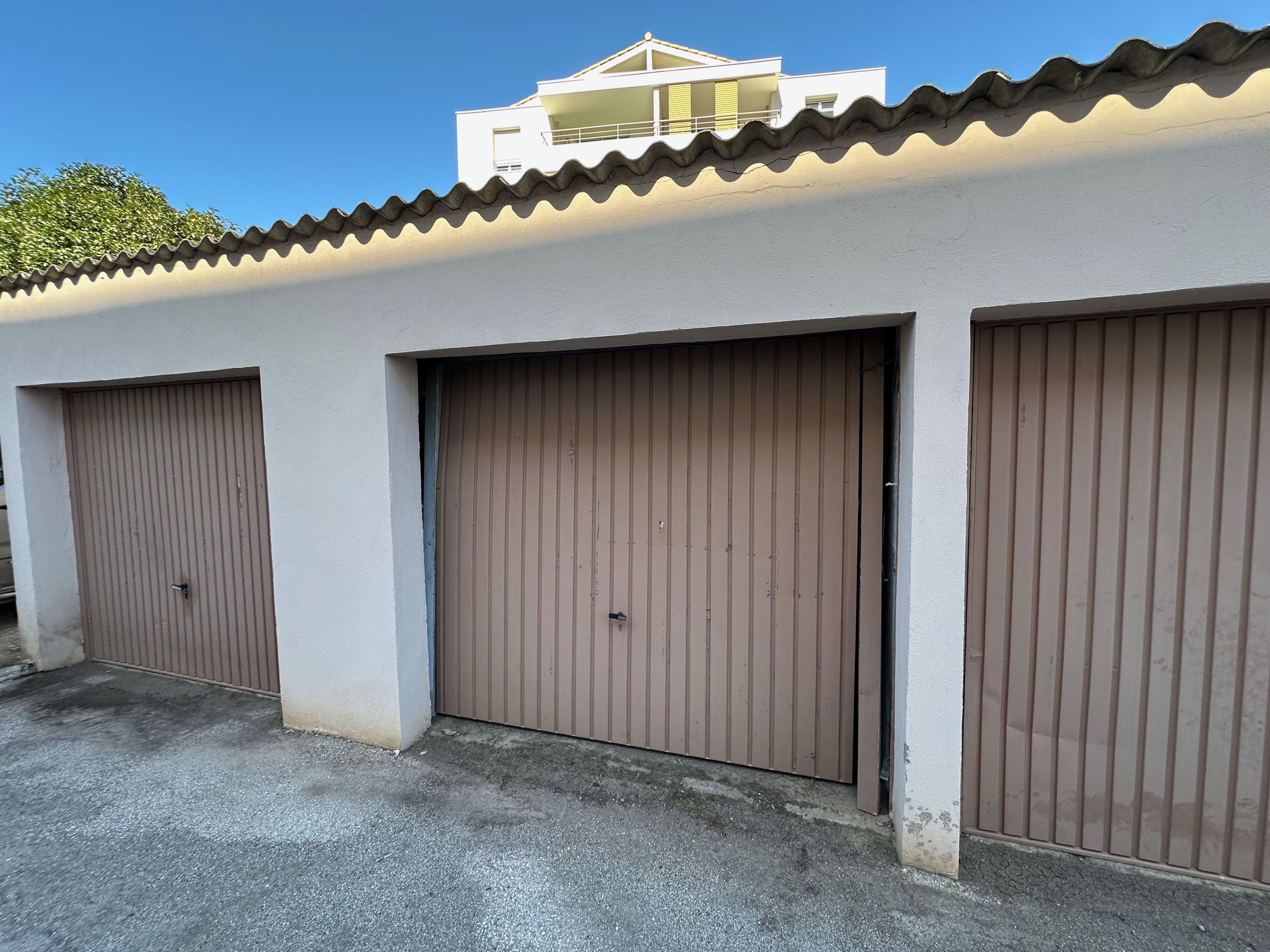 Parking 13 m² · à La Garde · 13,2 m² · 26 000 €
