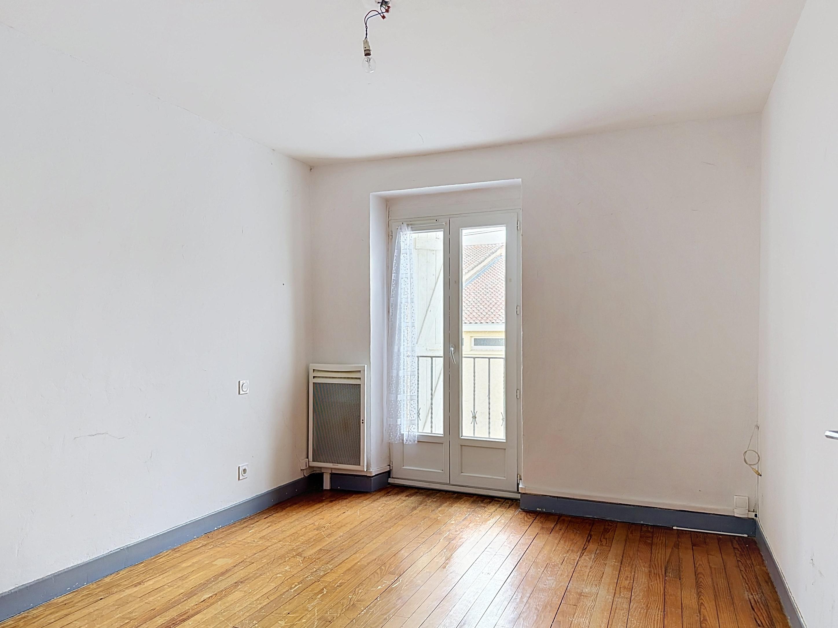 Maison 6 pièces 143 m² · à Mirande · 143 m² · 136 000 €