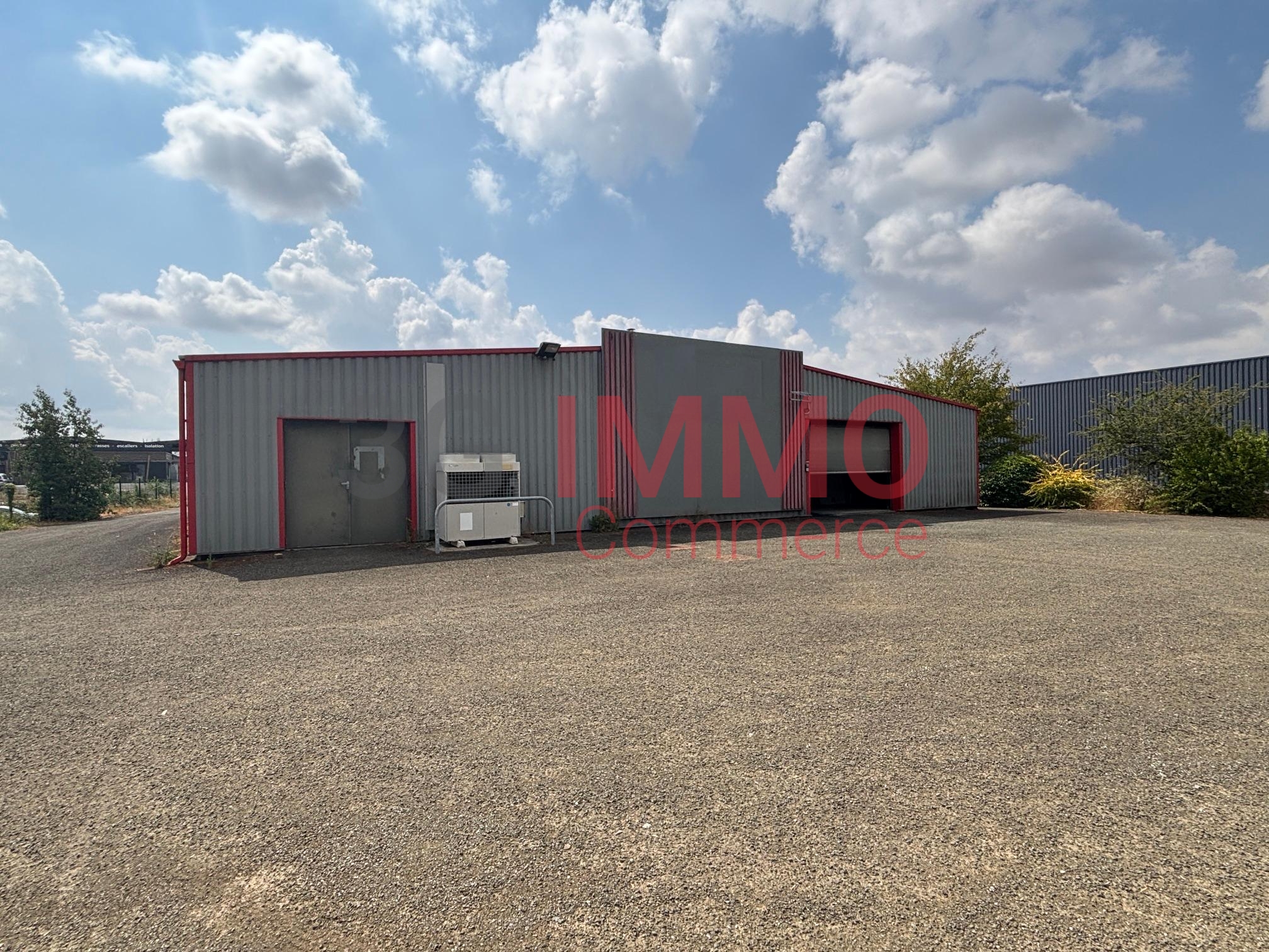 Local commercial 500 m² · à Azay-le-Brûlé · 500 m² · 542 000 €