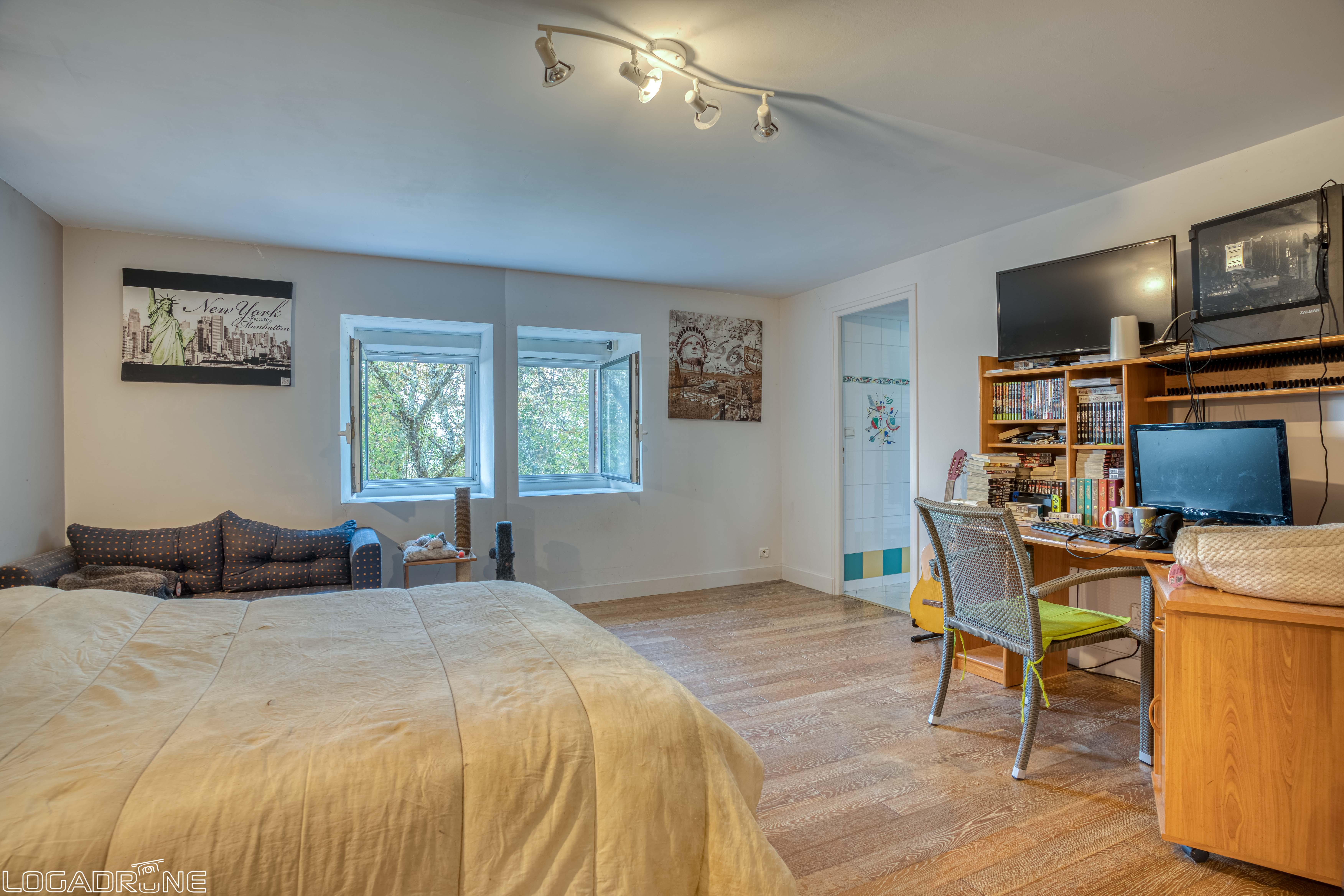 13 pièces 410 m² · à Cahors · 410 m² · 992 500 €