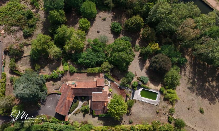 Maison 8 pièces 279 m² · à Briennon · 279,1 m² · 370 000 €
