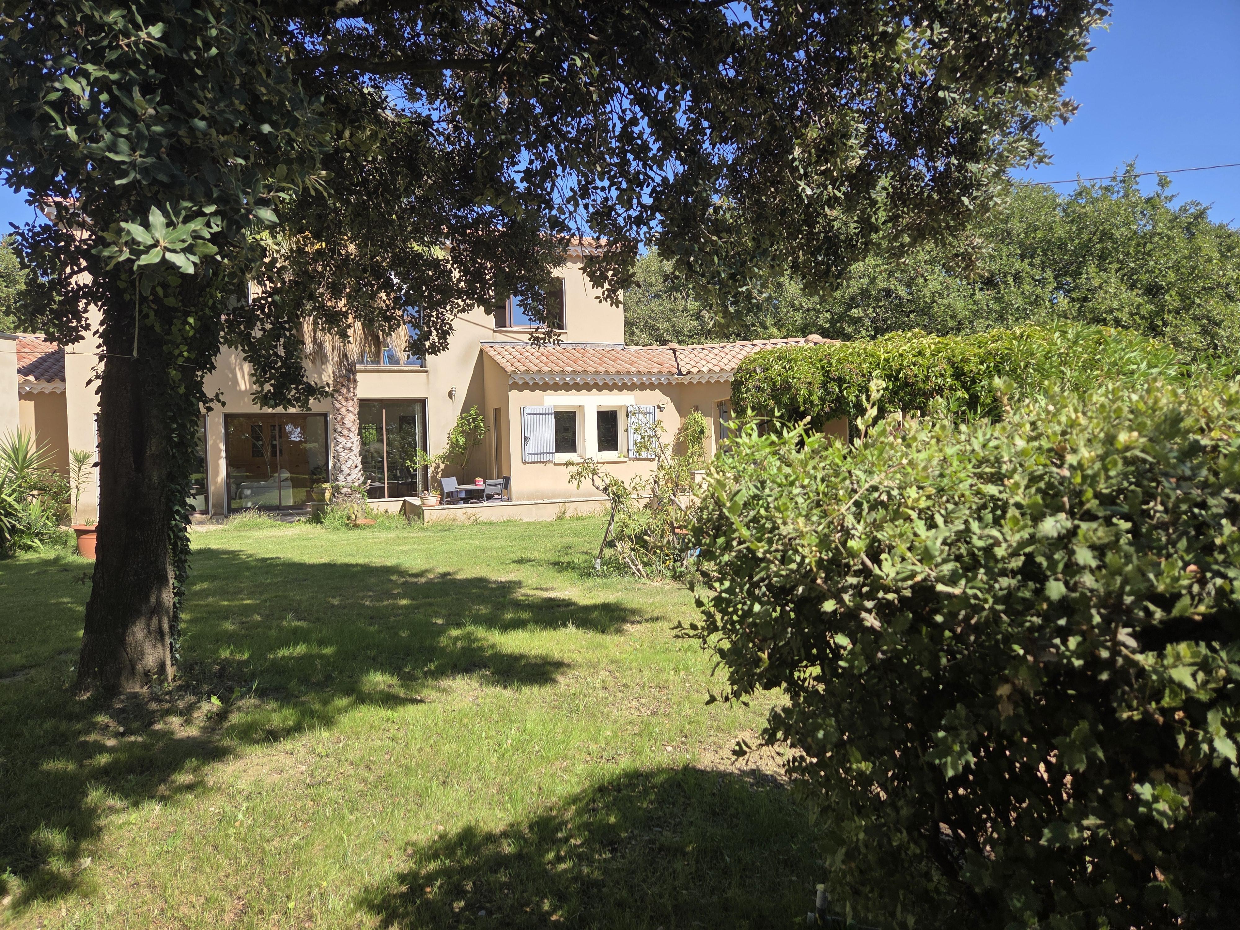 Maison 6 pièces 155 m² · à Rochefort-du-Gard · 155 m² · 545 000 €