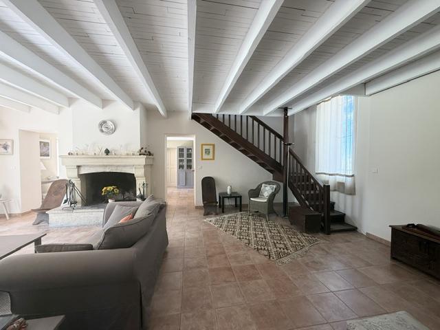 Maison 8 pièces 193 m² · à Lagnes · 193 m² · 662 000 €