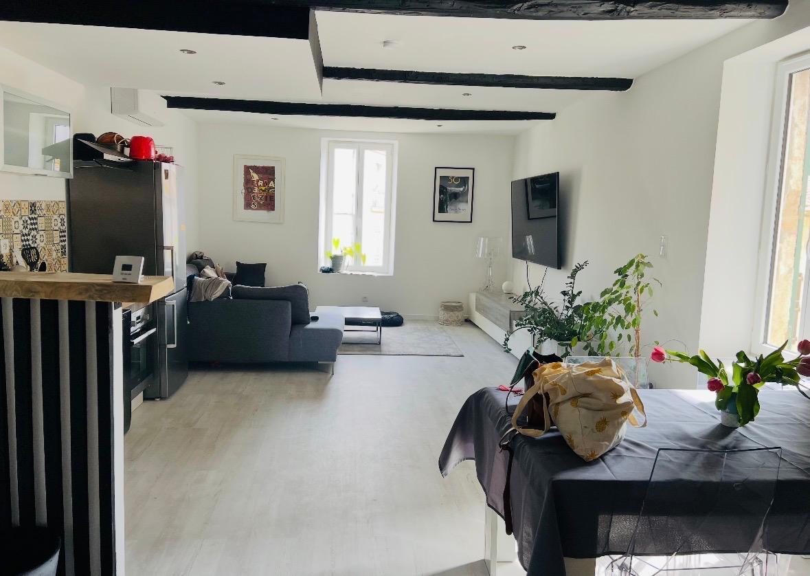 Immeuble 6 pièces 174 m² · à Corneilhan · 174 m² · 166 000 €