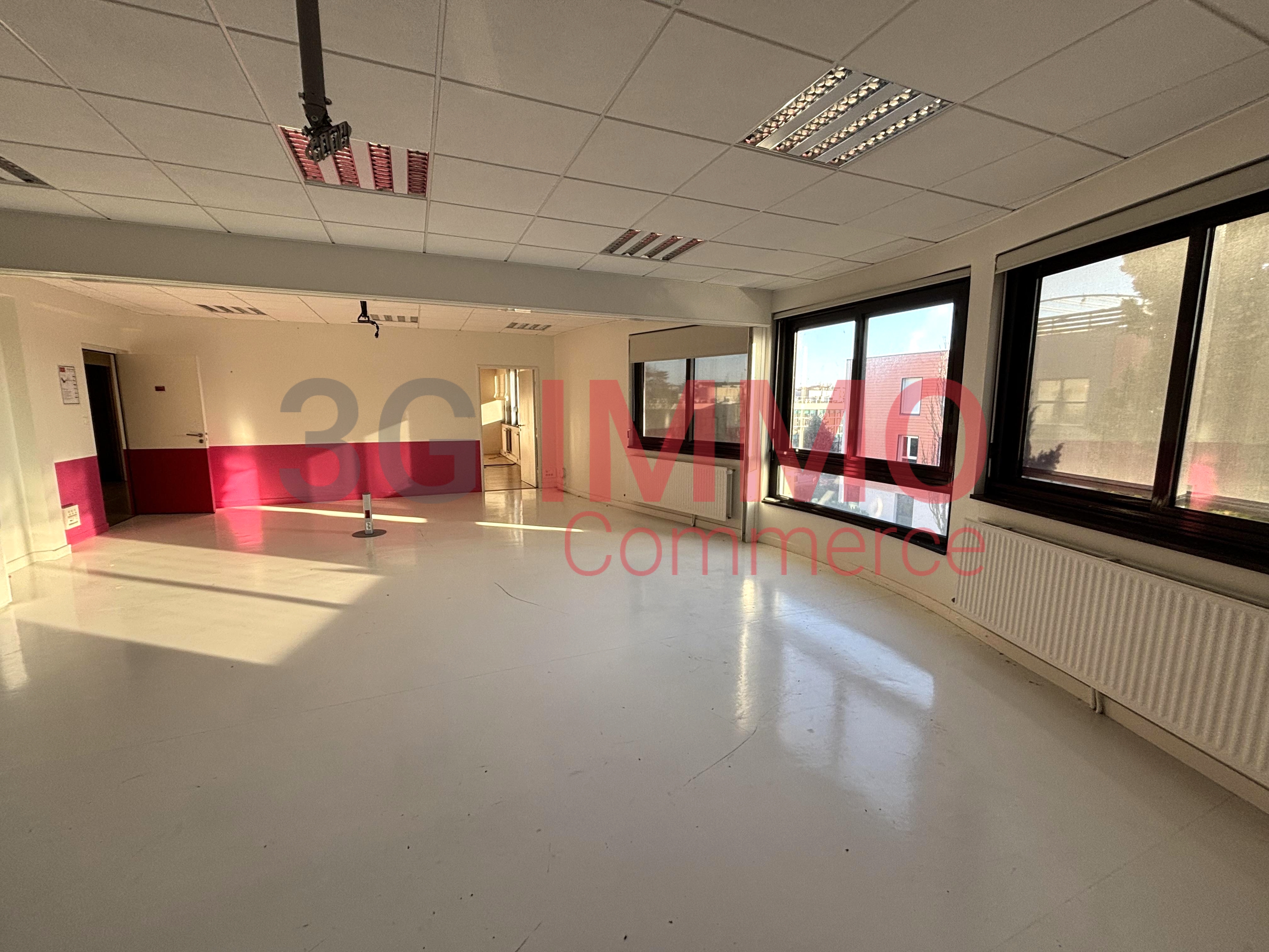 Local commercial 500 m² · à Niort · 500 m² · 67 €/mois
