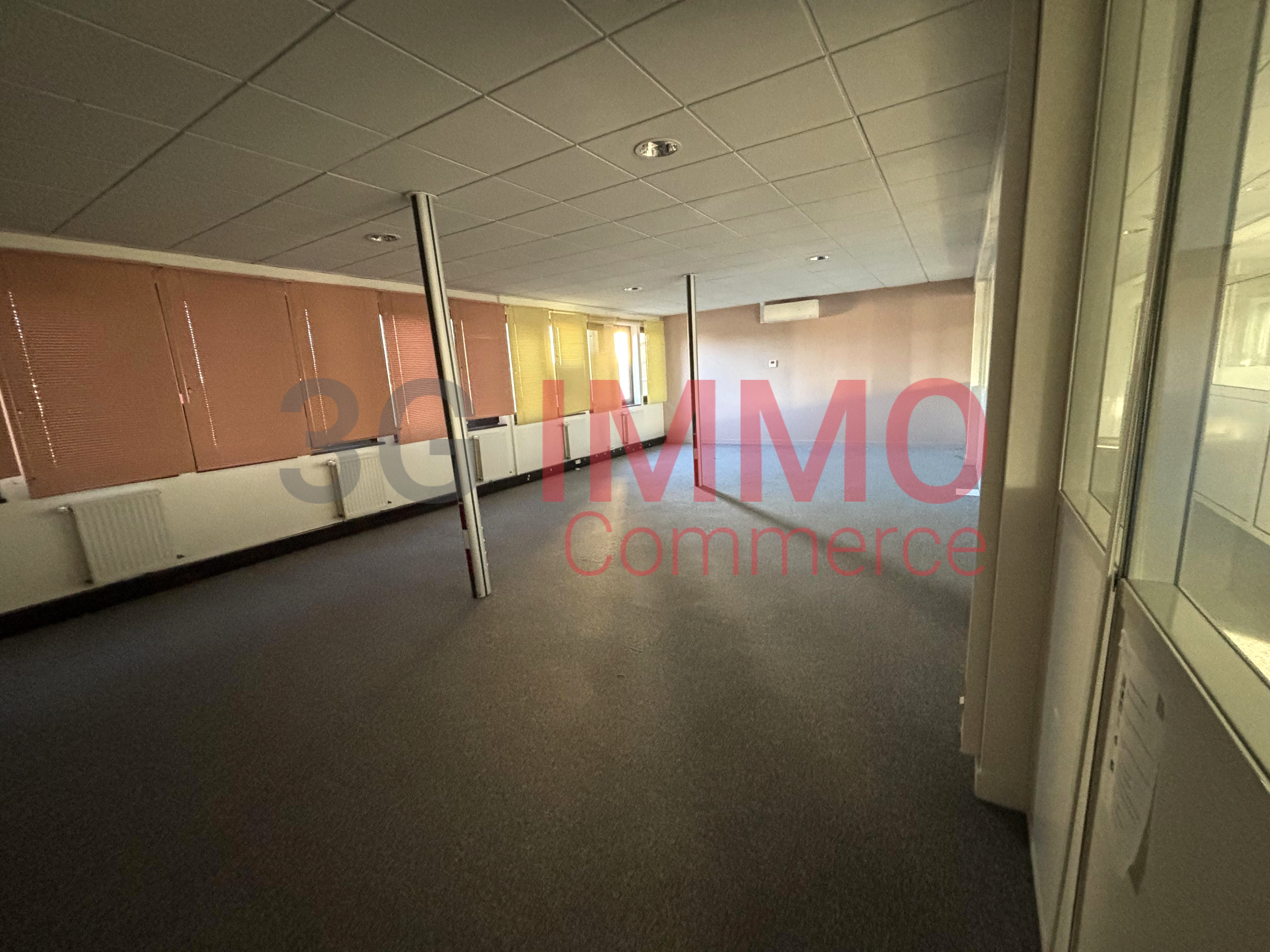 Local commercial 500 m² · à Niort · 500 m² · 2 226 000 €