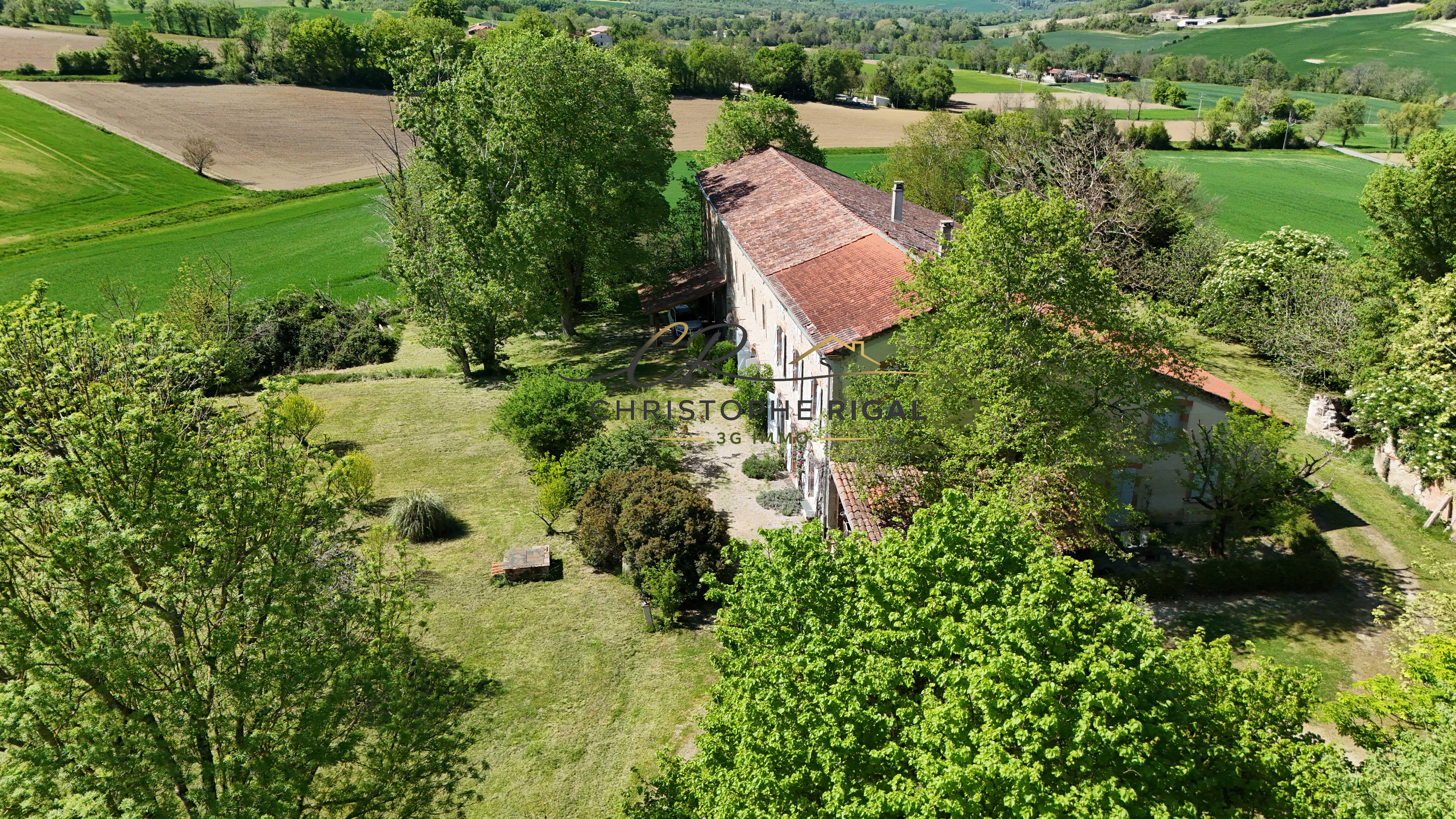 Maison 15 pièces 477 m² · à Puylaurens · 477 m² · 444 000 €