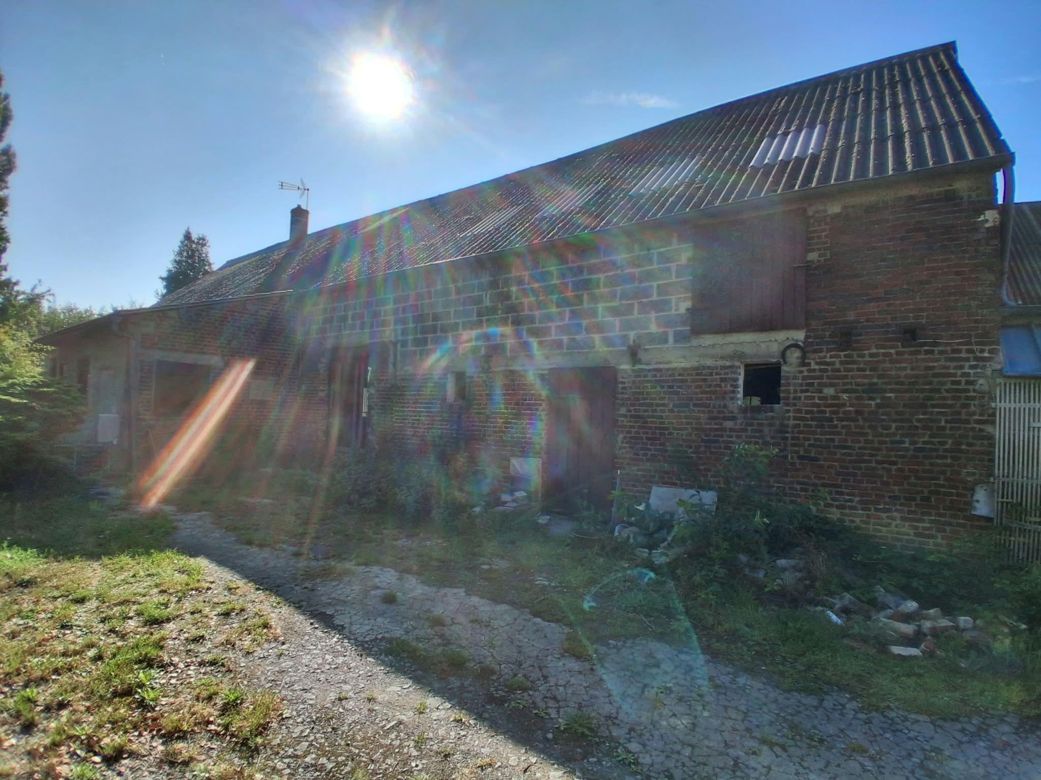 5 pièces 136 m² · à Le Favril · 136 m² · 242 000 €