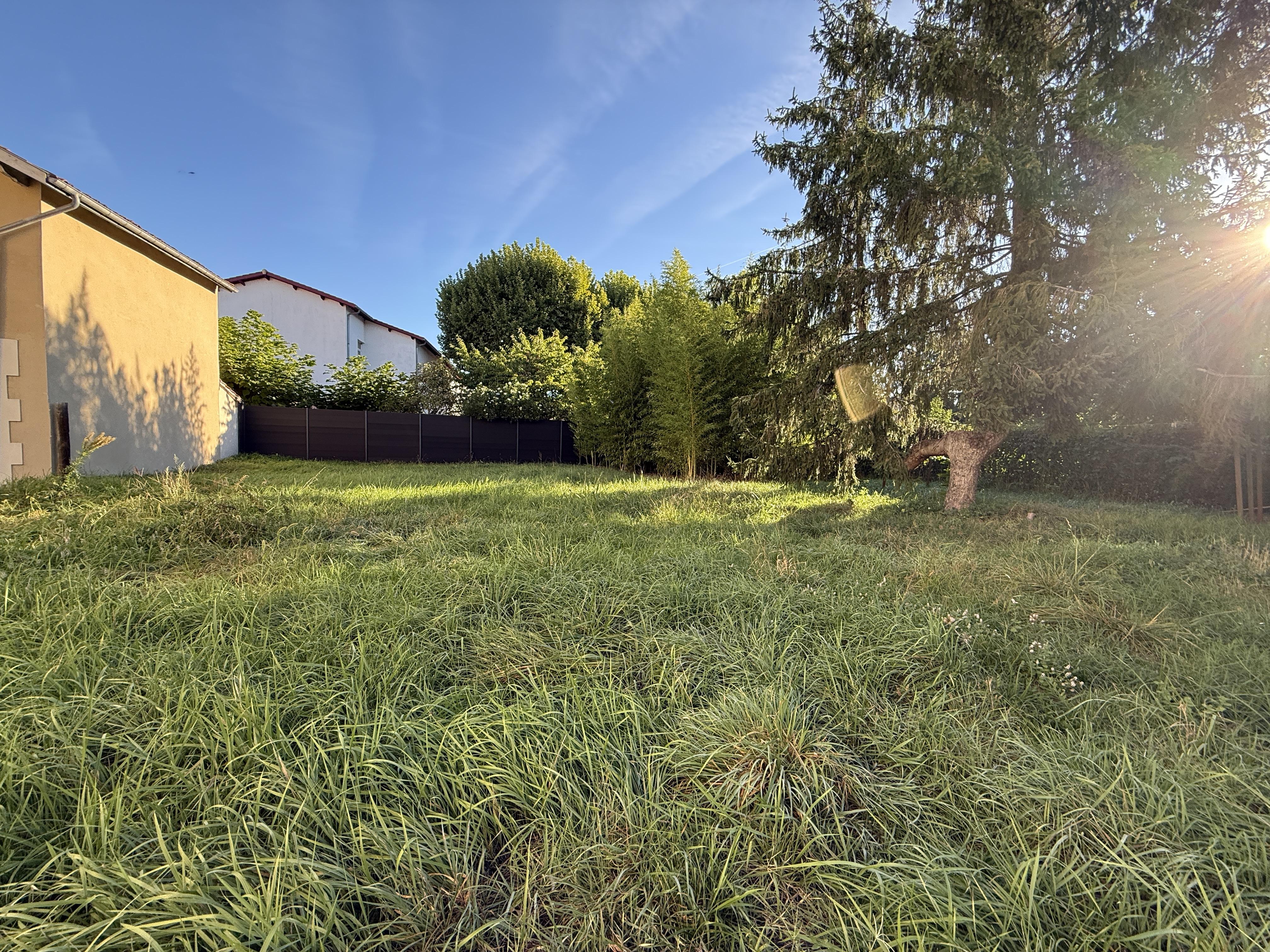Terrain à Villeneuve-sur-Lot (47300) - Villeneuve-sur-Lot · 46 900 €