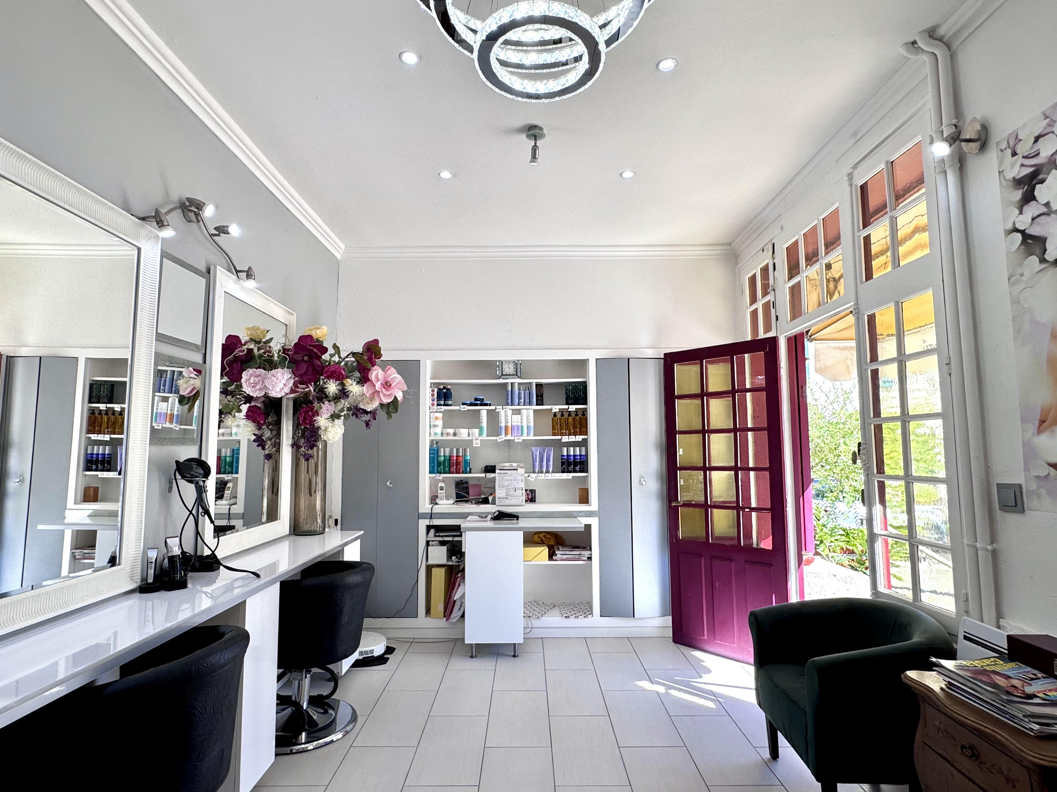 Coiffure à Moret-Loing-et-Orvanne (77250) - Moret-Loing-et-Orvanne · 20 m² · 65 000 €