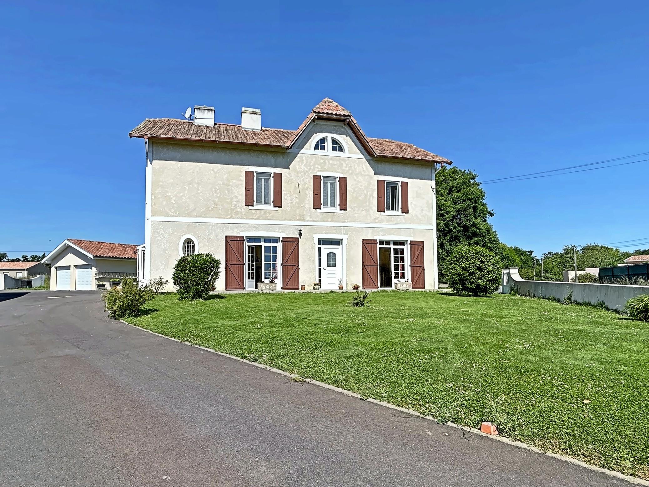 Maison 7 pièces 191 m² · à Arsague · 191 m² · 260 000 €