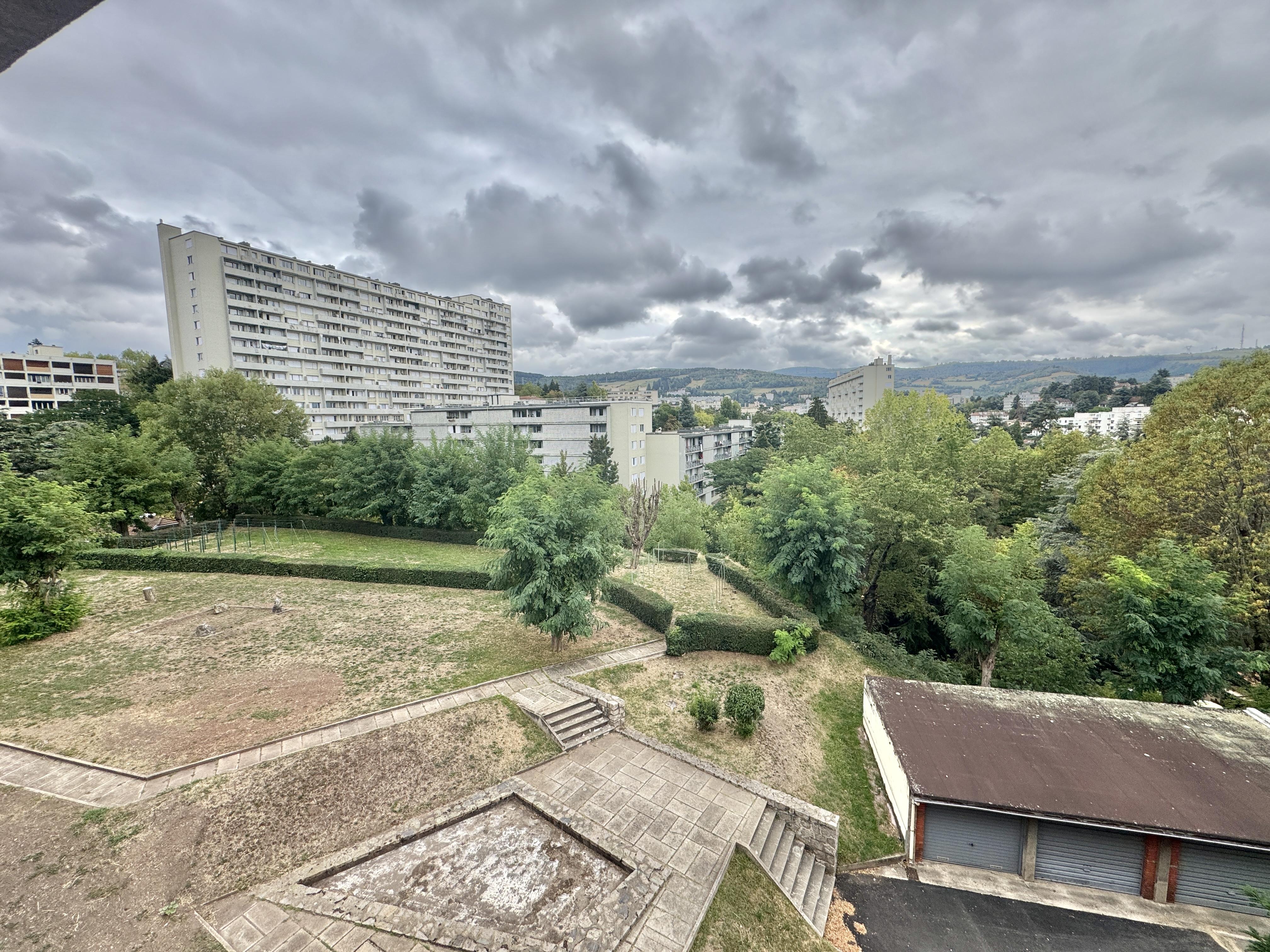 Appartement 3 pièces 57 m² · à Saint-Étienne · 56,8 m² · 99 000 €