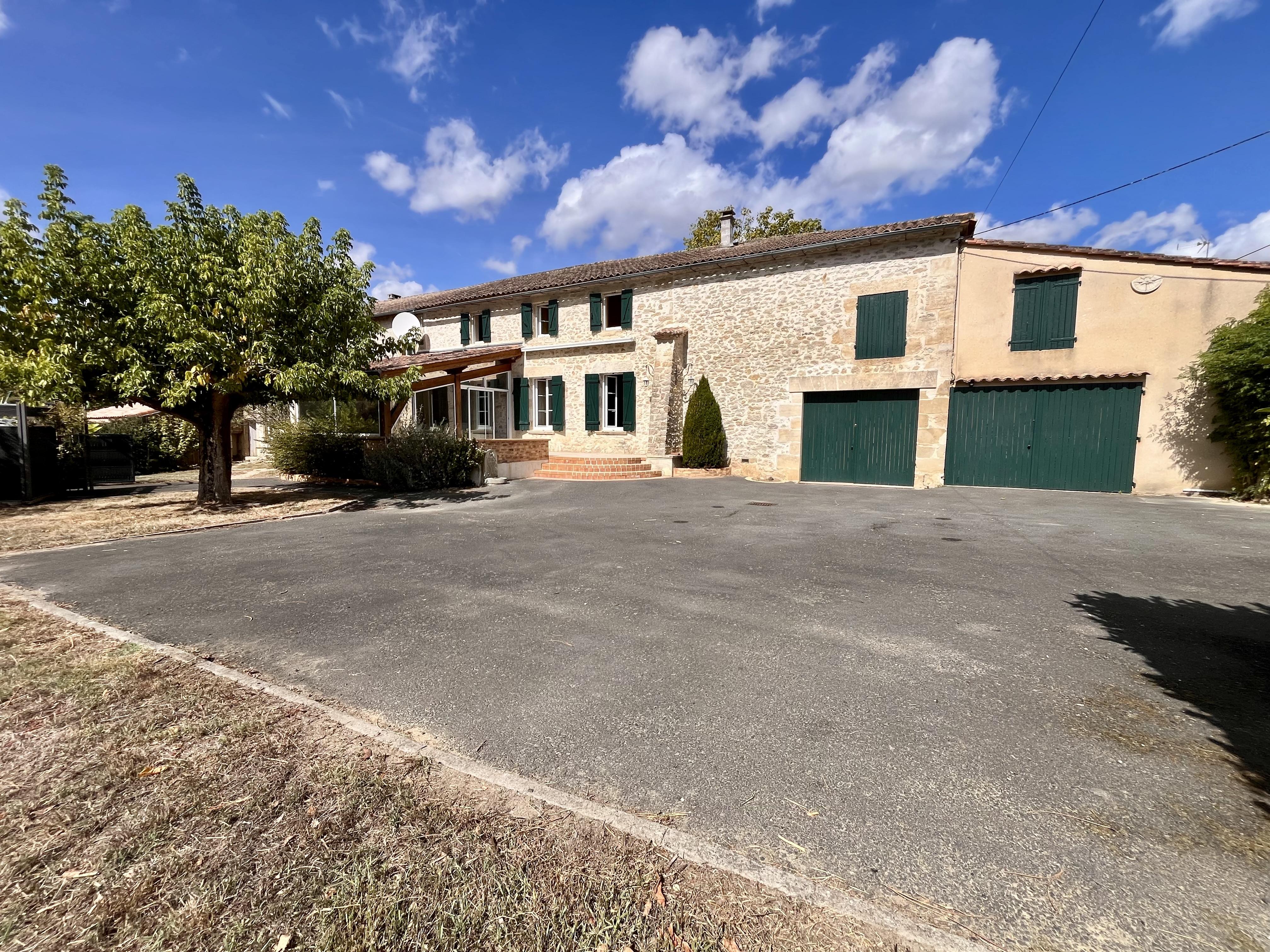 5 pièces 171 m² · à La Réole · 171 m² · 292 000 €