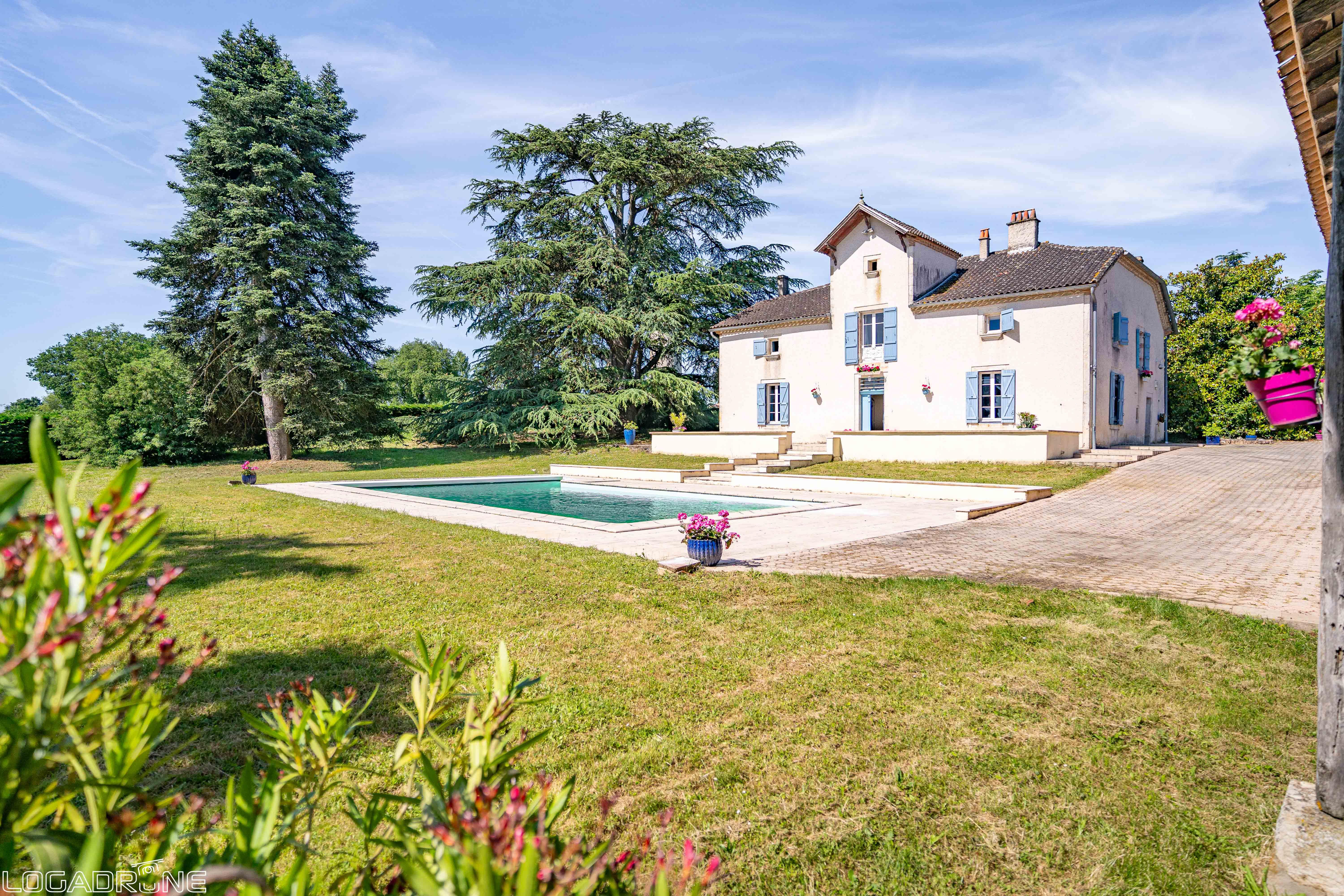 Maison 7 pièces 280 m² · à Clermont-Soubiran · 280 m² · 499 000 €