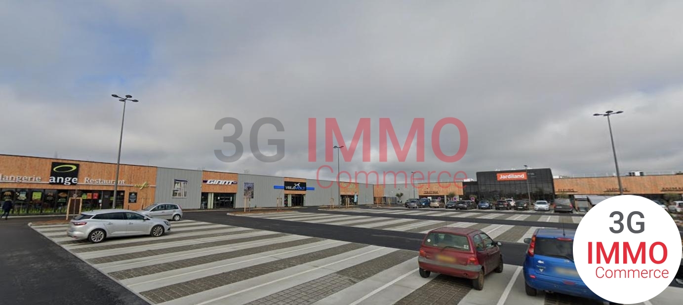 Local commercial 400 m² · à Chauray · 400 m² · 4 200 €/mois