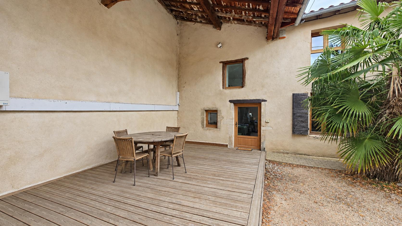 Maison 5 pièces 152 m² · à Saint-Georges-de-Reneins · 152 m² · 350 000 €
