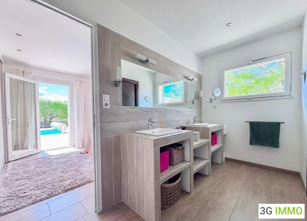 Maison 5 pièces 203 m² · à Ollières · 203 m² · 950 000 €