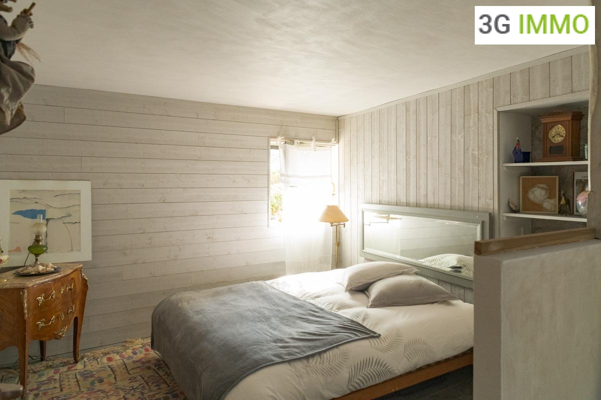 8 pièces 165 m² · à Castelnau-Montratier · 165 m² · 385 000 €