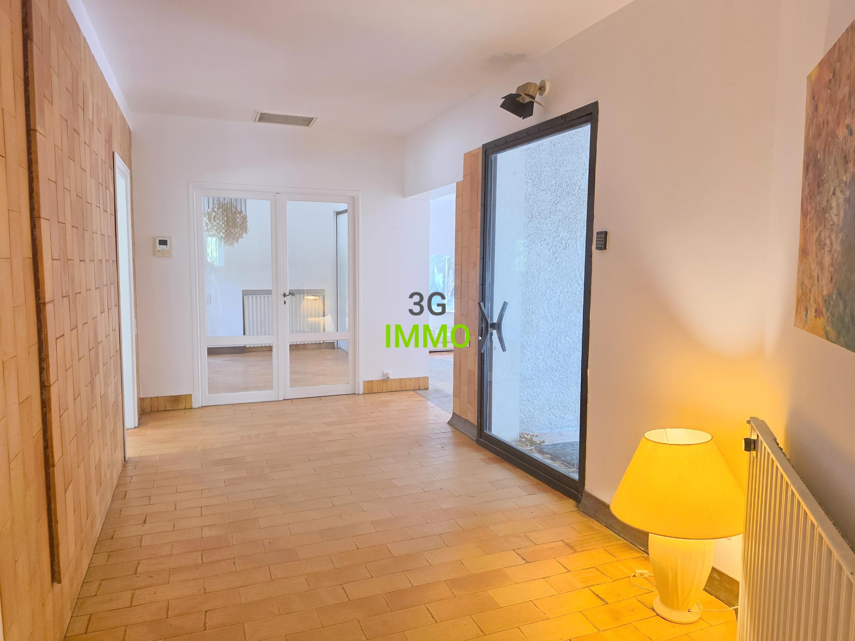 Maison 6 pièces 176 m² · à Nîmes · 176 m² · 790 000 €