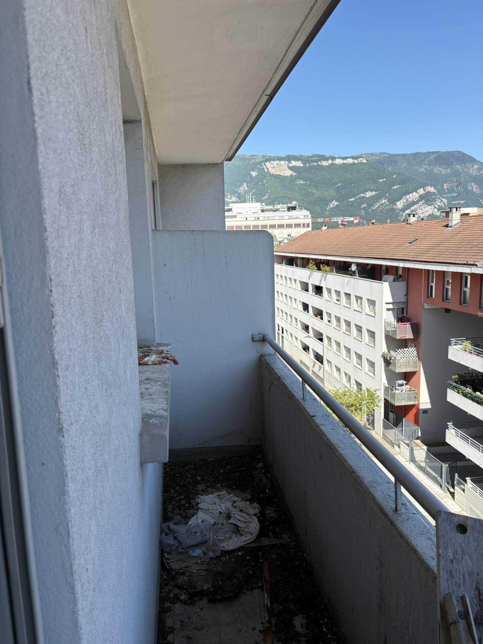 Appartement 3 pièces 65 m² · à Grenoble · 65 m² · 93 500 €